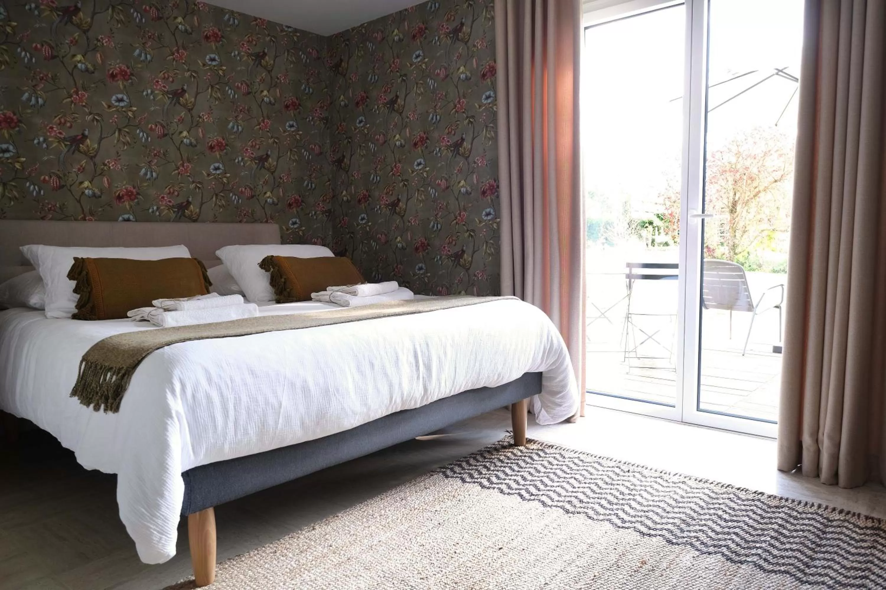 Double Room with Private Bathroom in L'Orme Blanchet