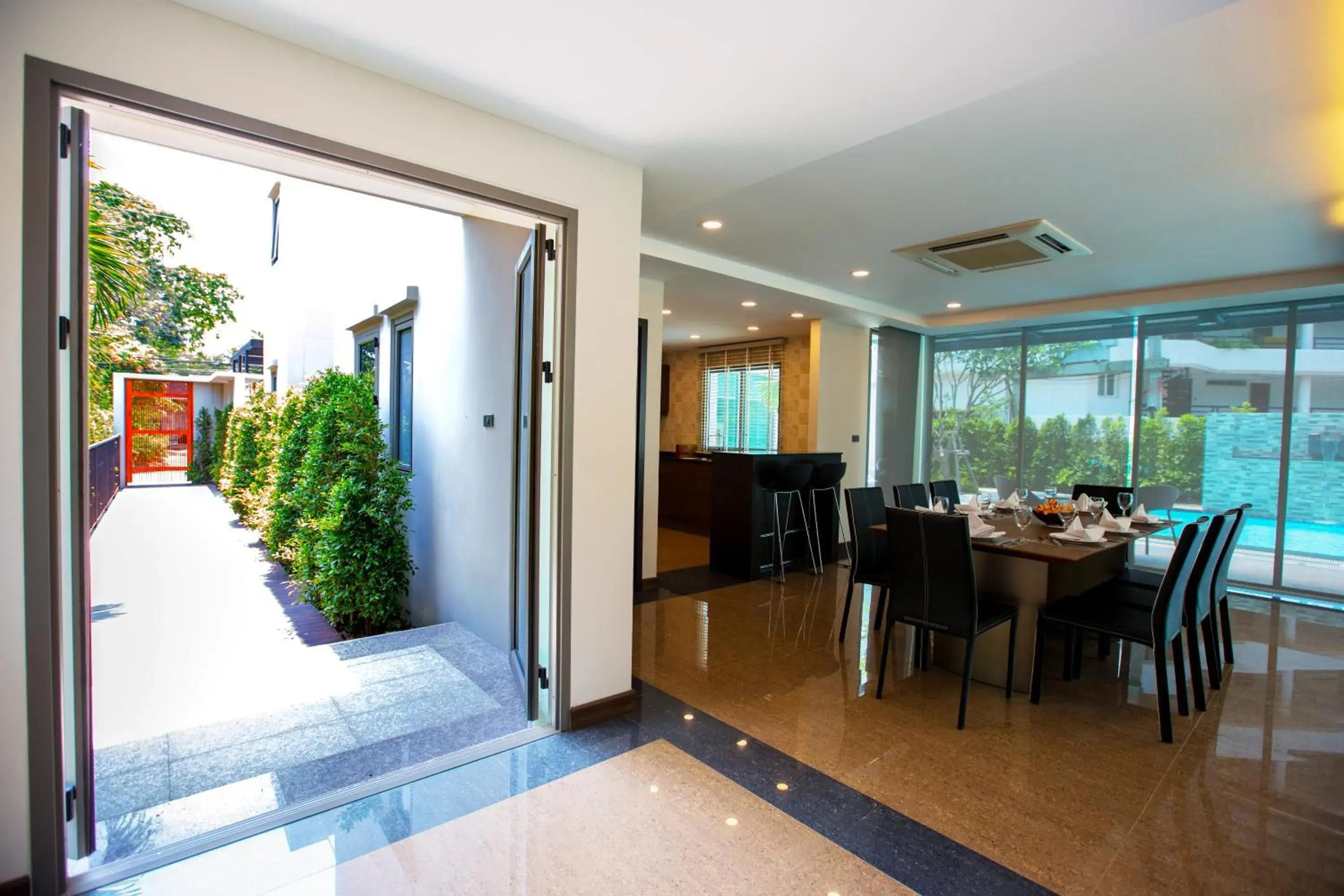 Dining area in Villa Navin