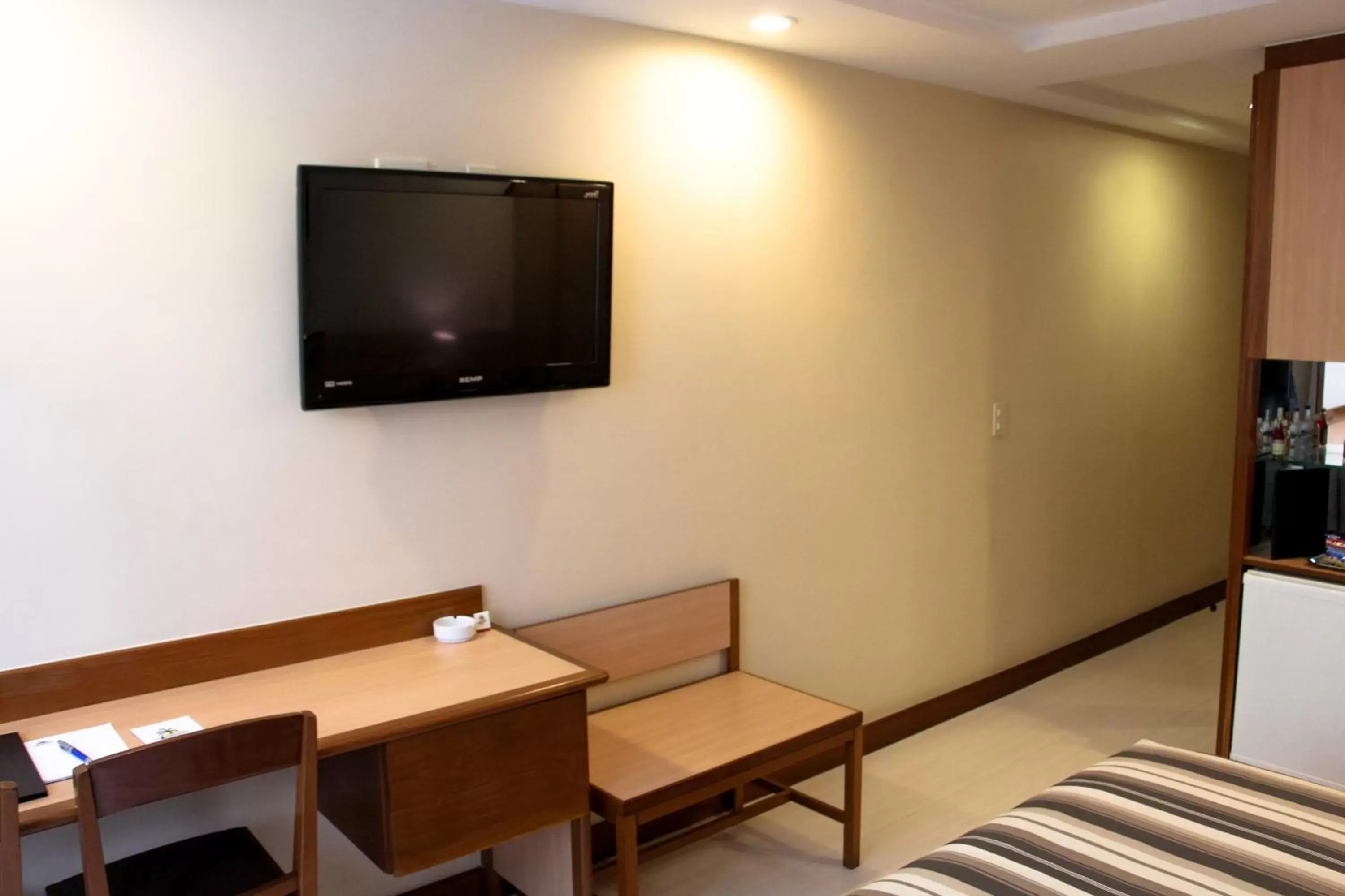 TV and multimedia, TV/Entertainment Center in Riale Vilamar Copacabana