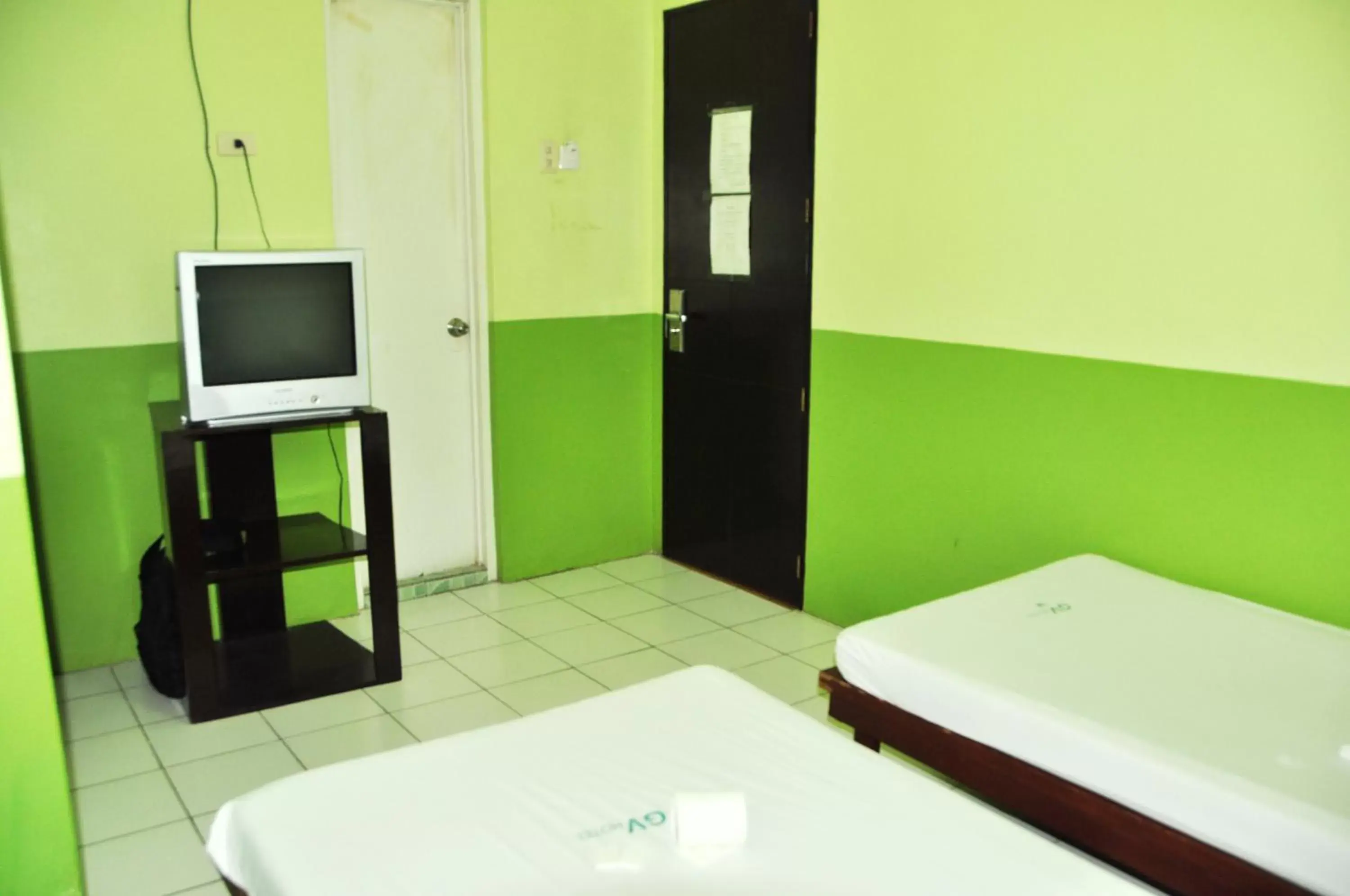 Bed, TV/Entertainment Center in GV Hotel - Lapu-Lapu City