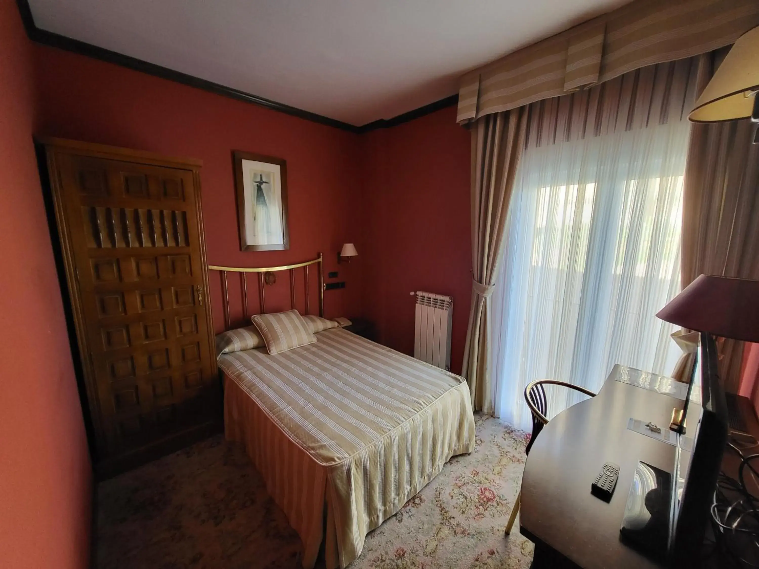 Photo of the whole room, Bed in Hotel Leonor Mirón