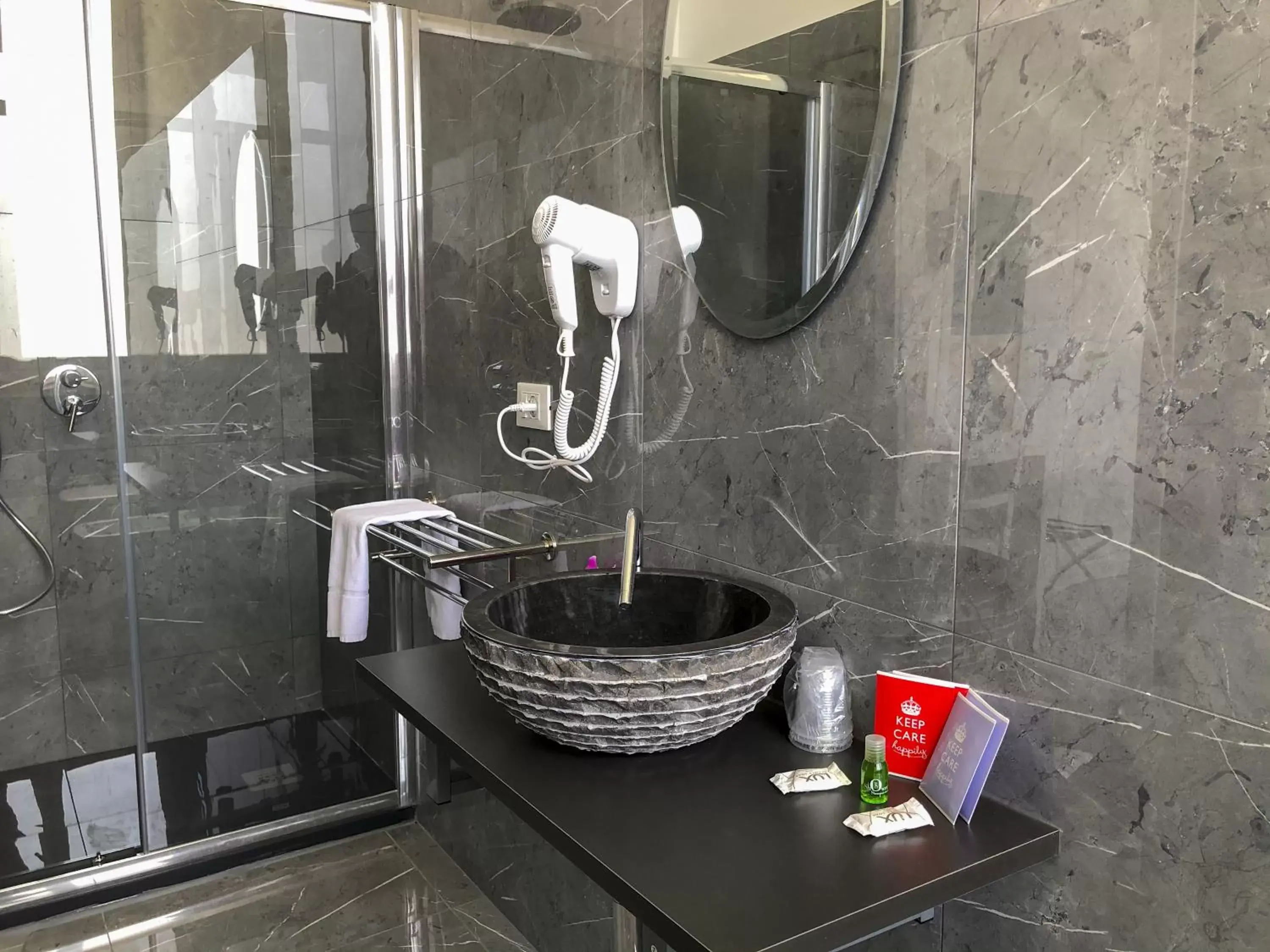 Bathroom in Regina Margherita - Bed and Breakfast & Rooftop Lounge Bar