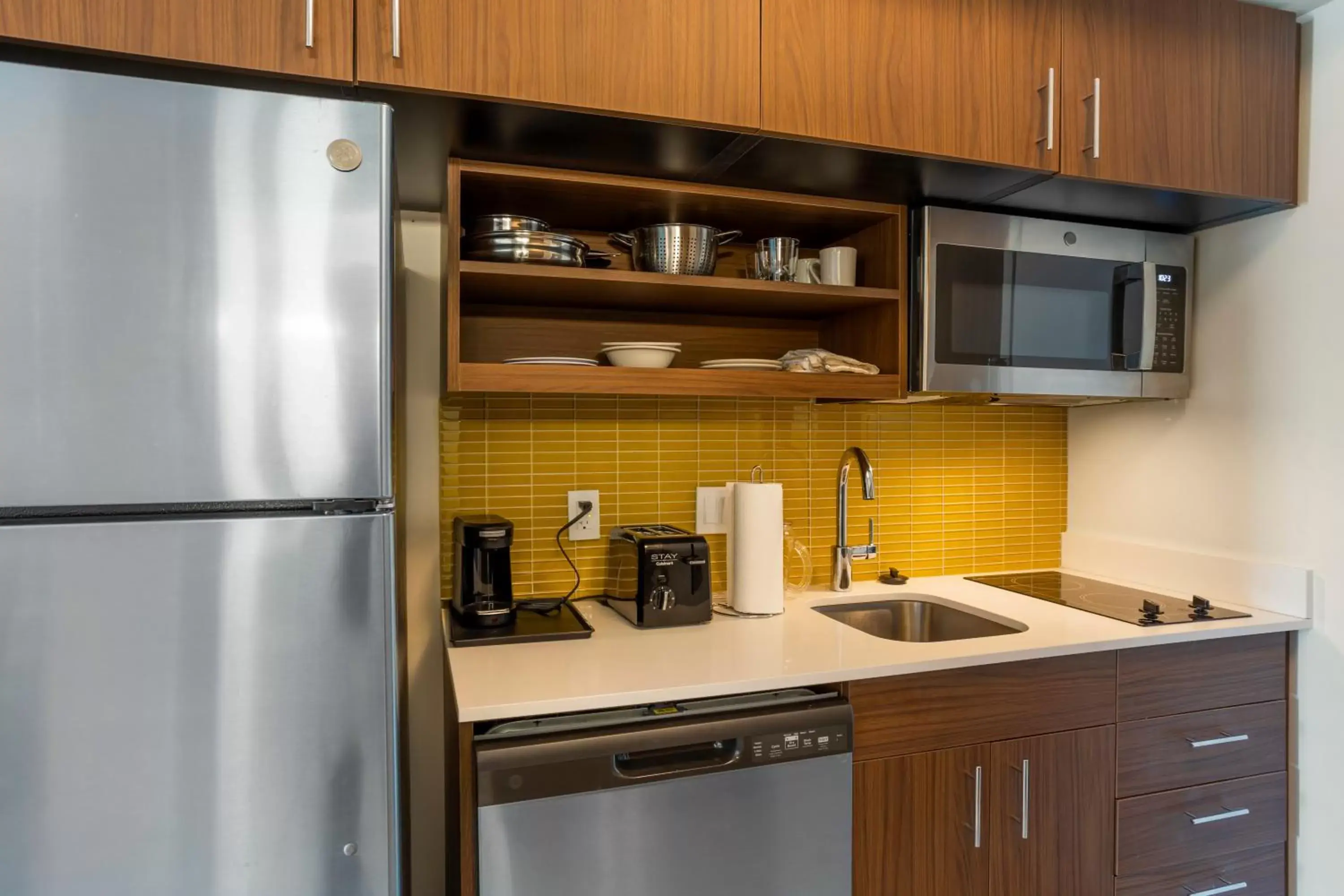 Bedroom, Kitchen/Kitchenette in MainStay Suites North - Central York