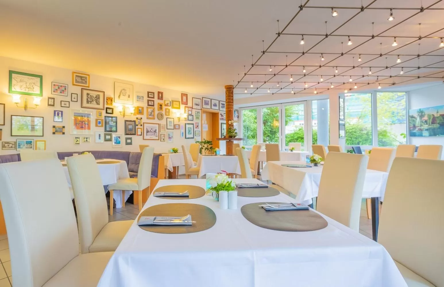 Restaurant/places to eat in ACHAT Hotel Suhl