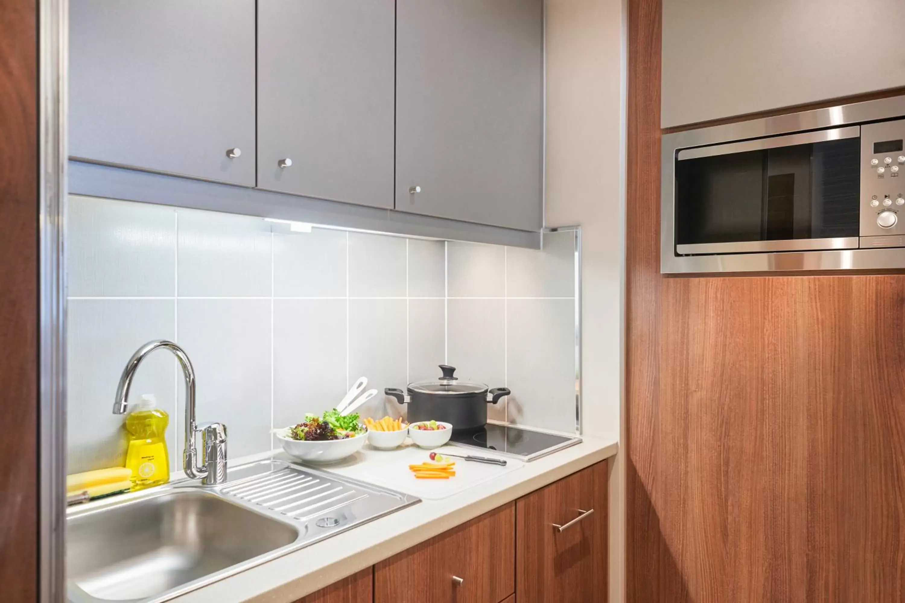 Kitchen or kitchenette, Kitchen/Kitchenette in Aparthotel Adagio Birmingham City Centre