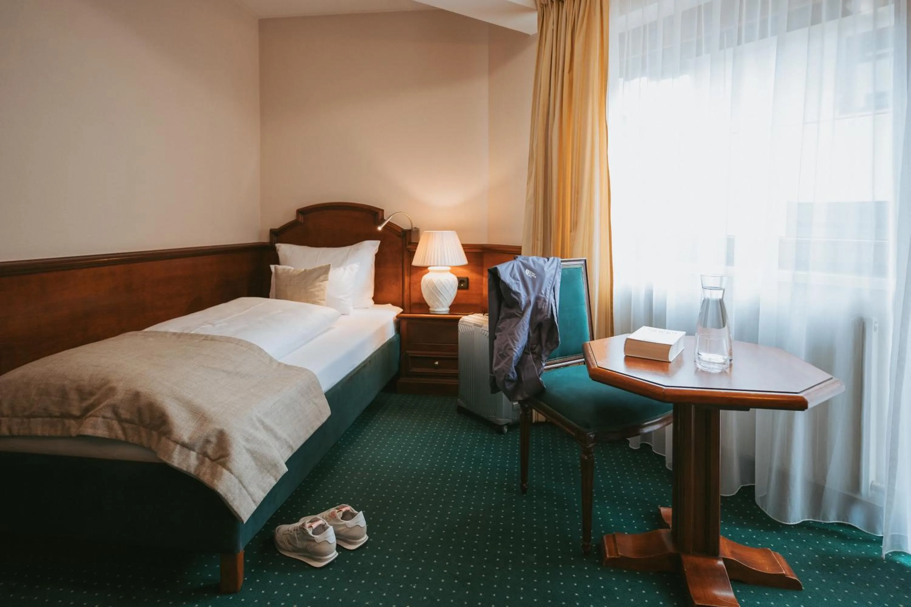 Photo of the whole room, Bed in MANNI das Hotel