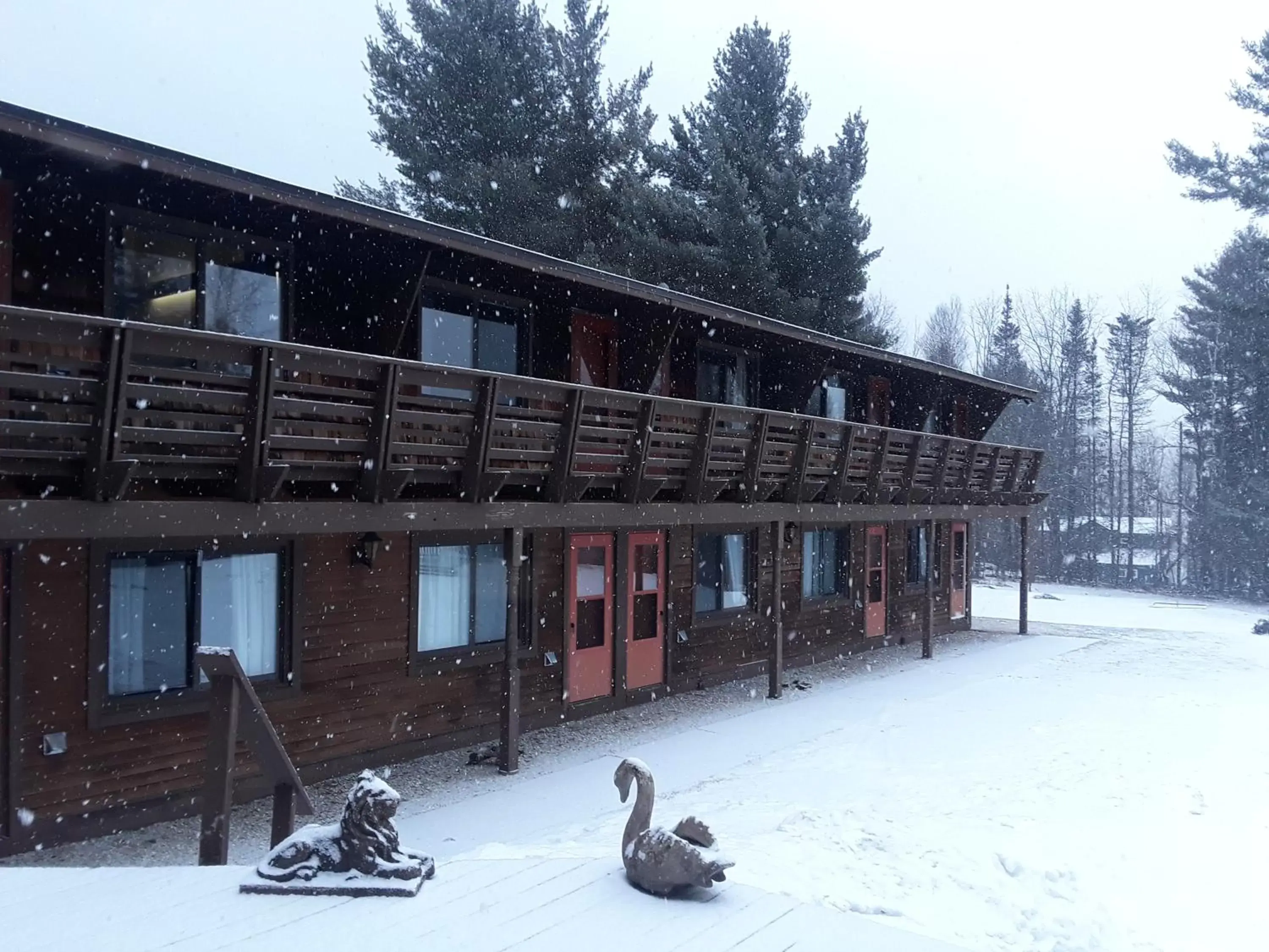 Property building, Winter in Summit Lodge