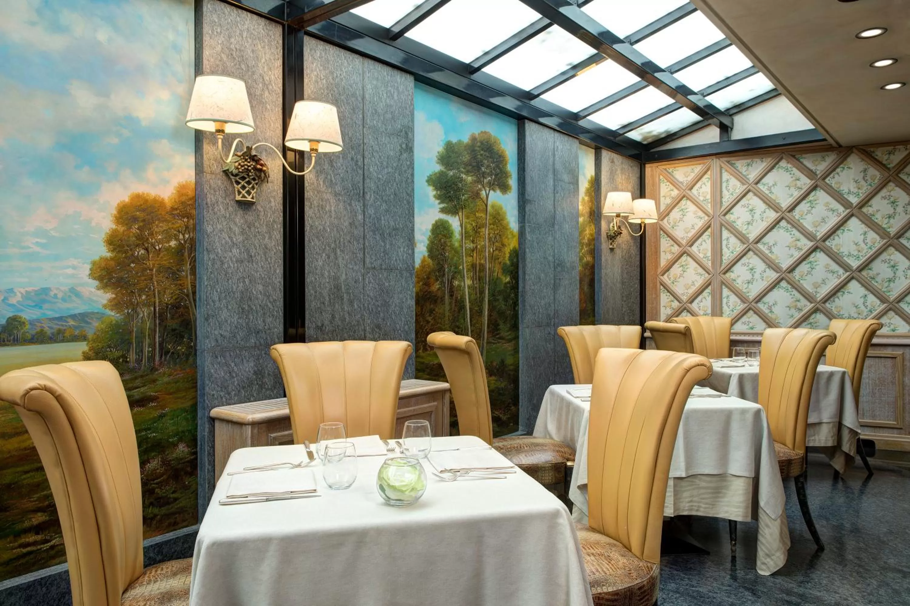 Restaurant/places to eat in Hotel Capitol Milano