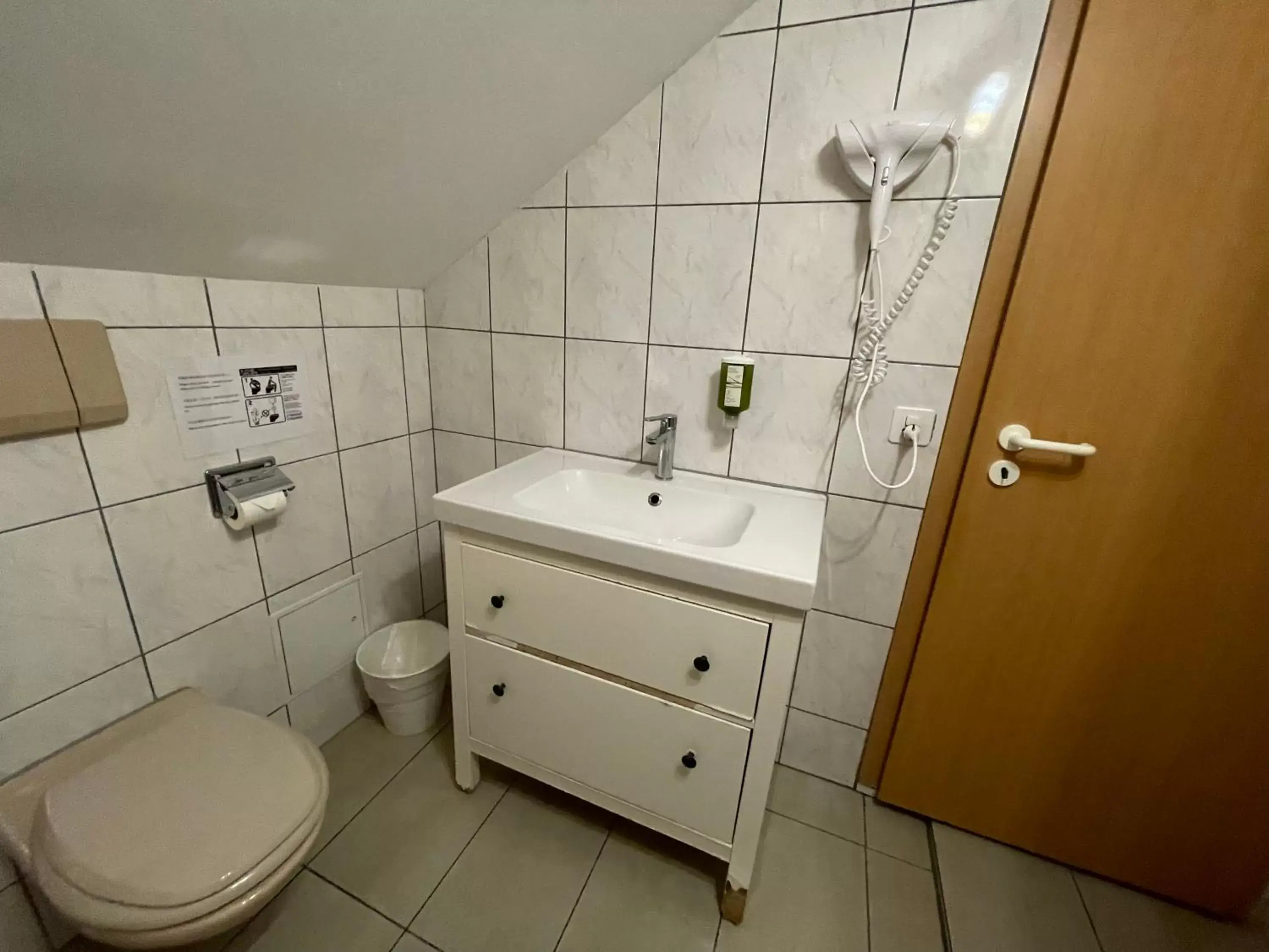 Bathroom in Interlaken Linda Inn Lodge