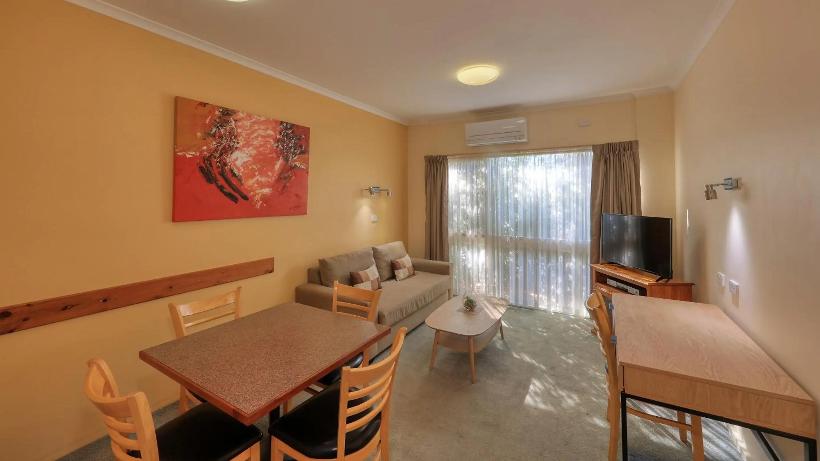 Living room in Quality Inn Swan Hill