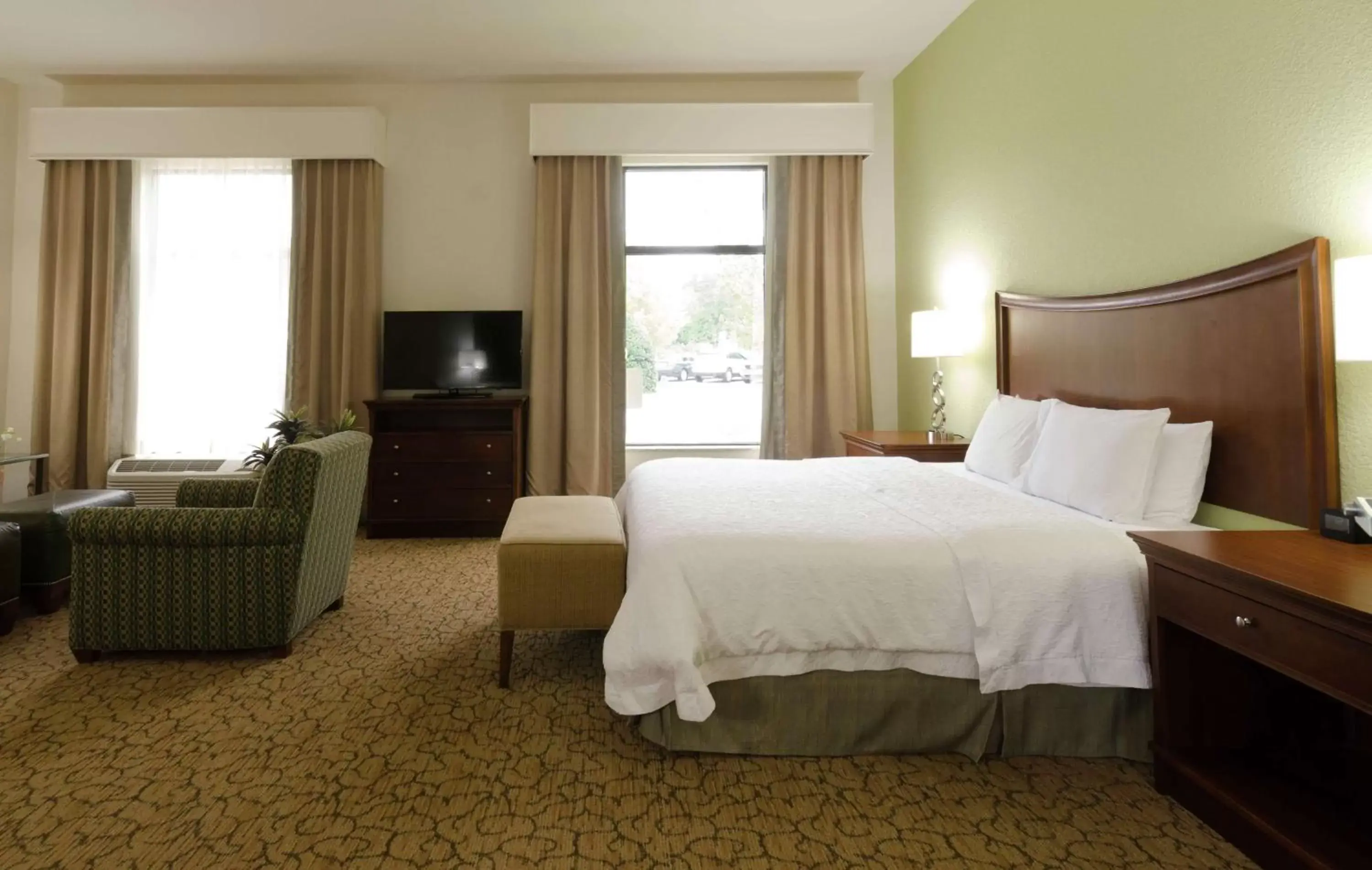 Bedroom, Bed in Hampton Inn Hickory