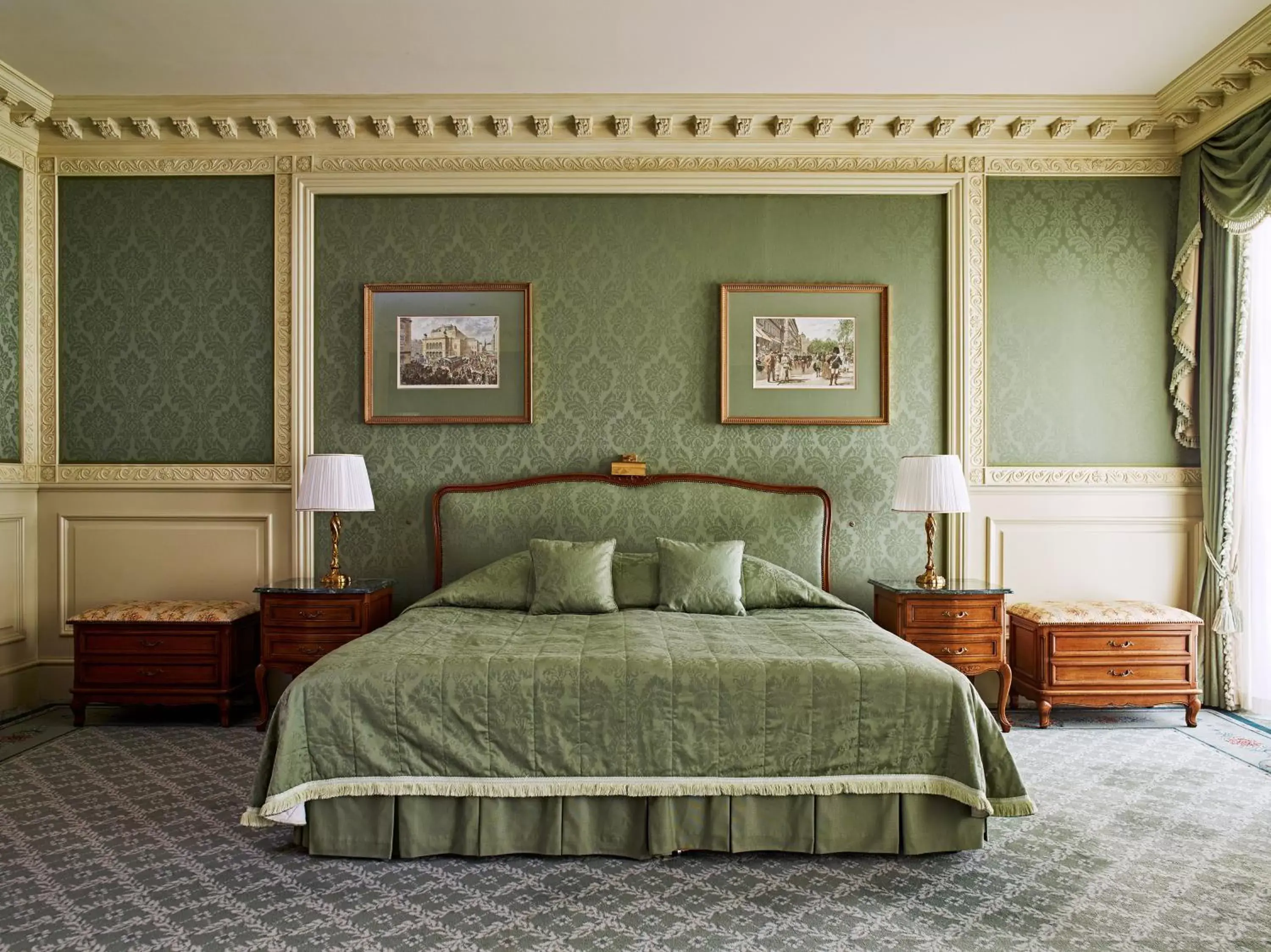 Photo of the whole room, Bed in Grand Hotel Wien