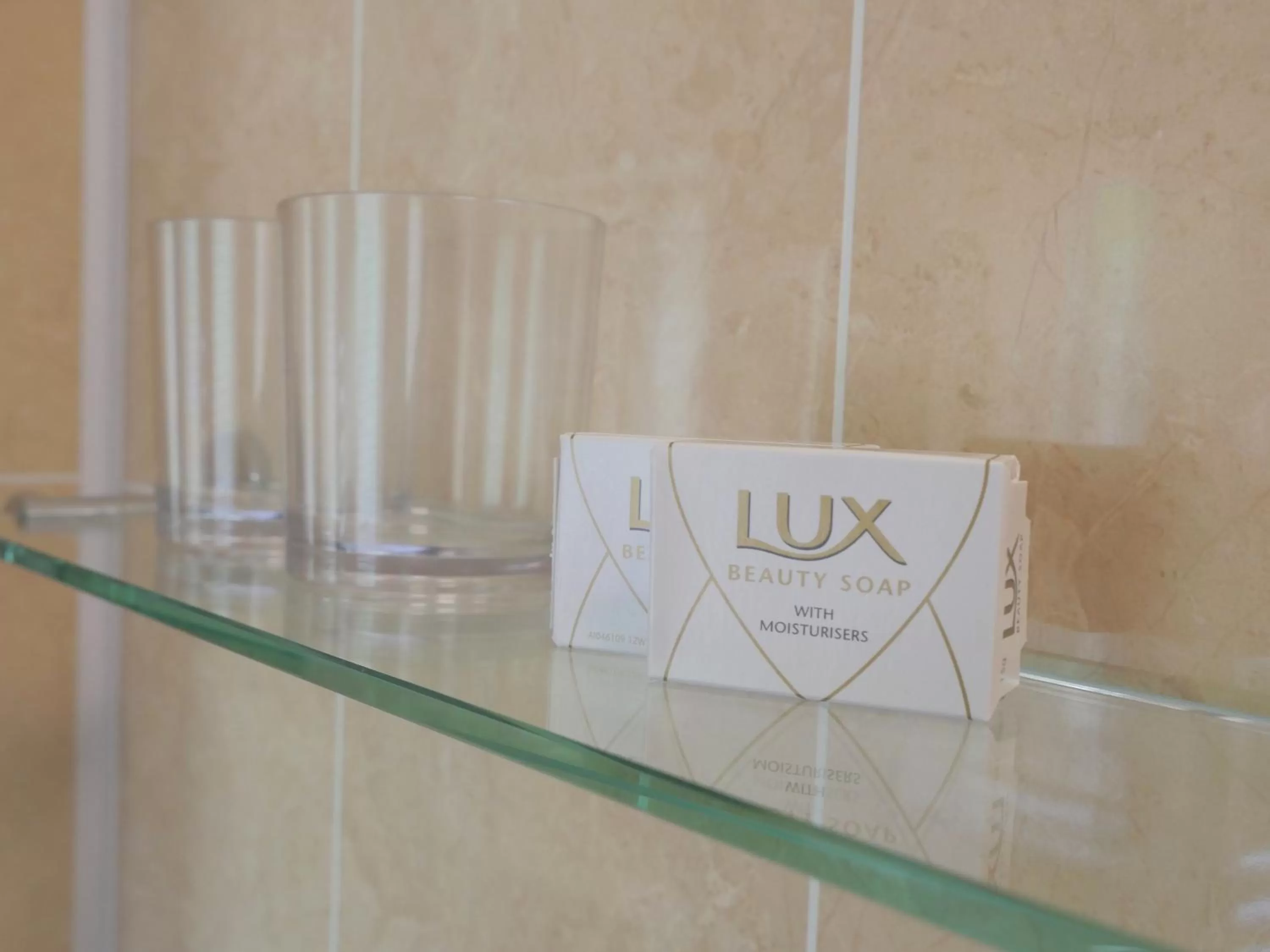 Bathroom in Mansfield Lodge Hotel Ltd