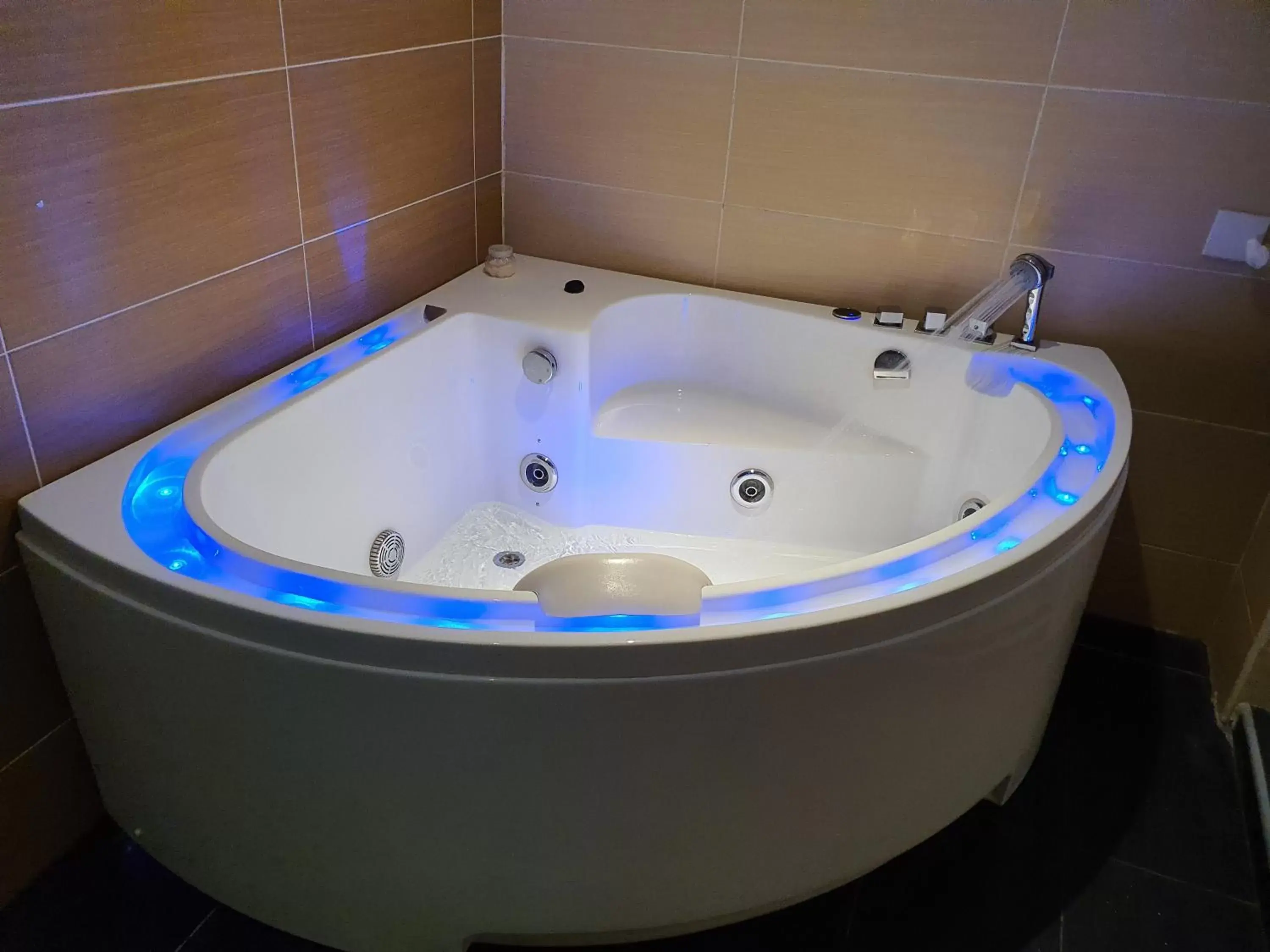 King Room with Spa Bath in Grandeur Hotel And Spa King Room with Spa Bath in Grandeur Hotel And Spa