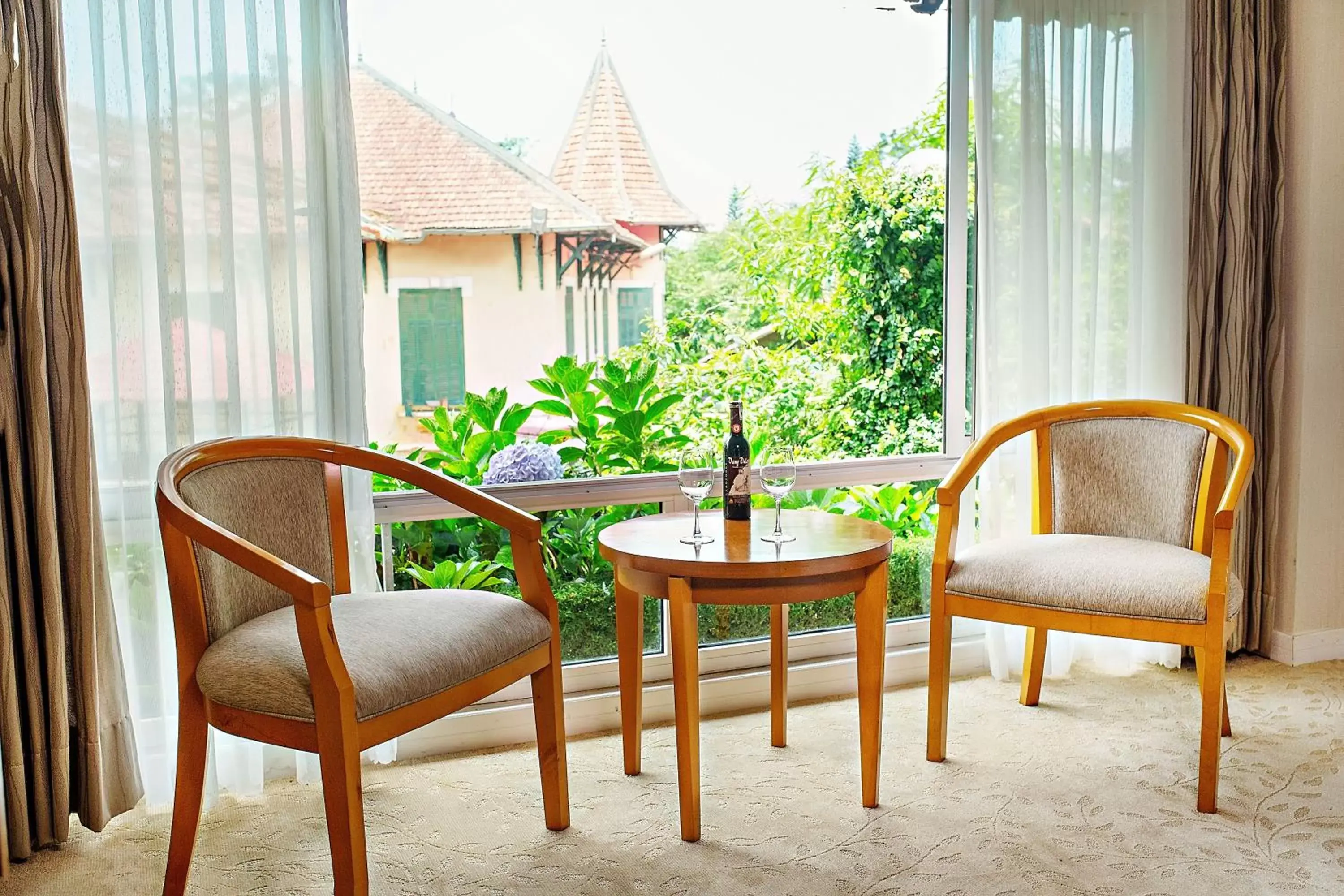 Seating Area in Muong Thanh Holiday Da Lat Hotel