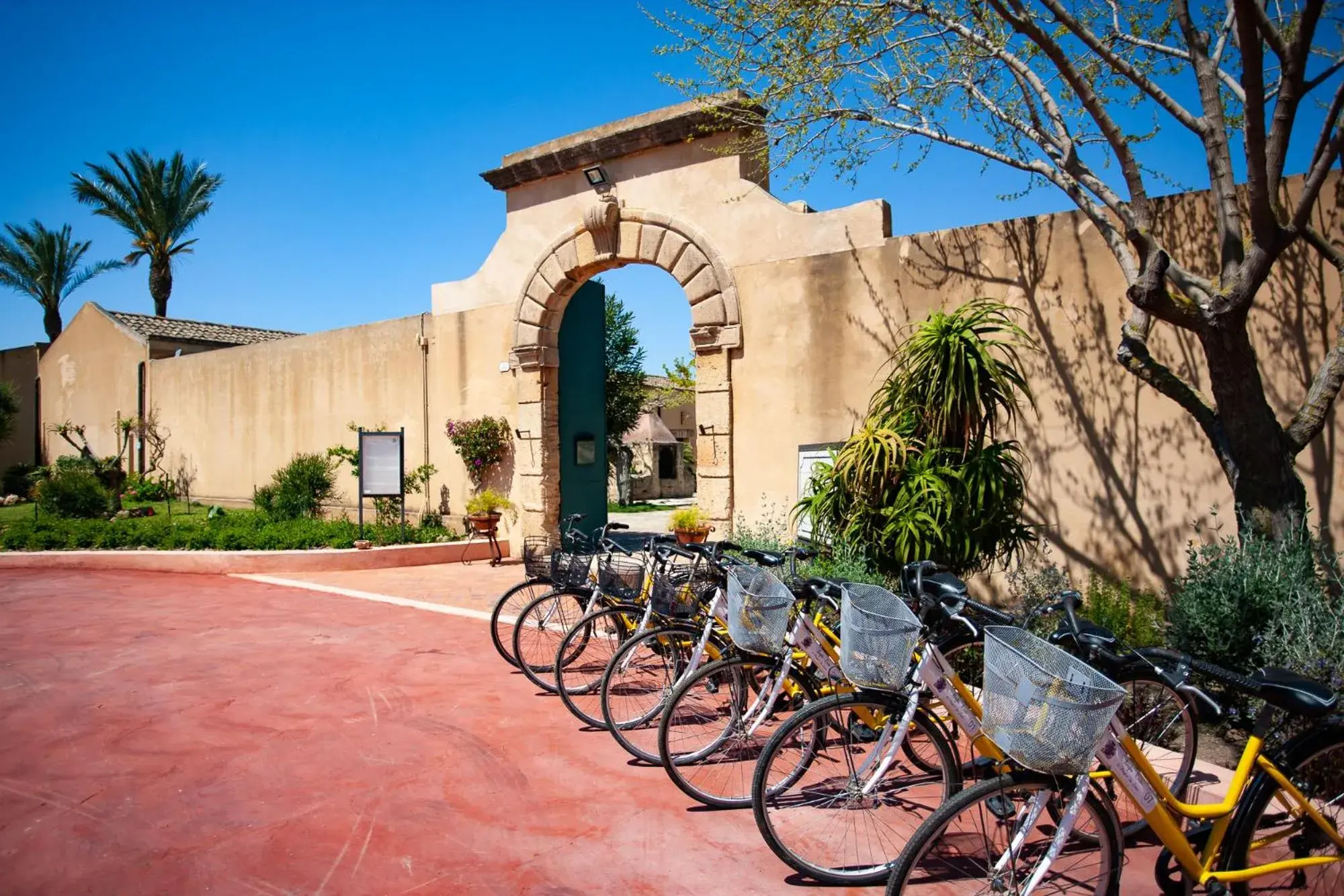 Facade/entrance, Property Building in Hotel Baglio Oneto dei Principi di San Lorenzo - Luxury Wine Resort