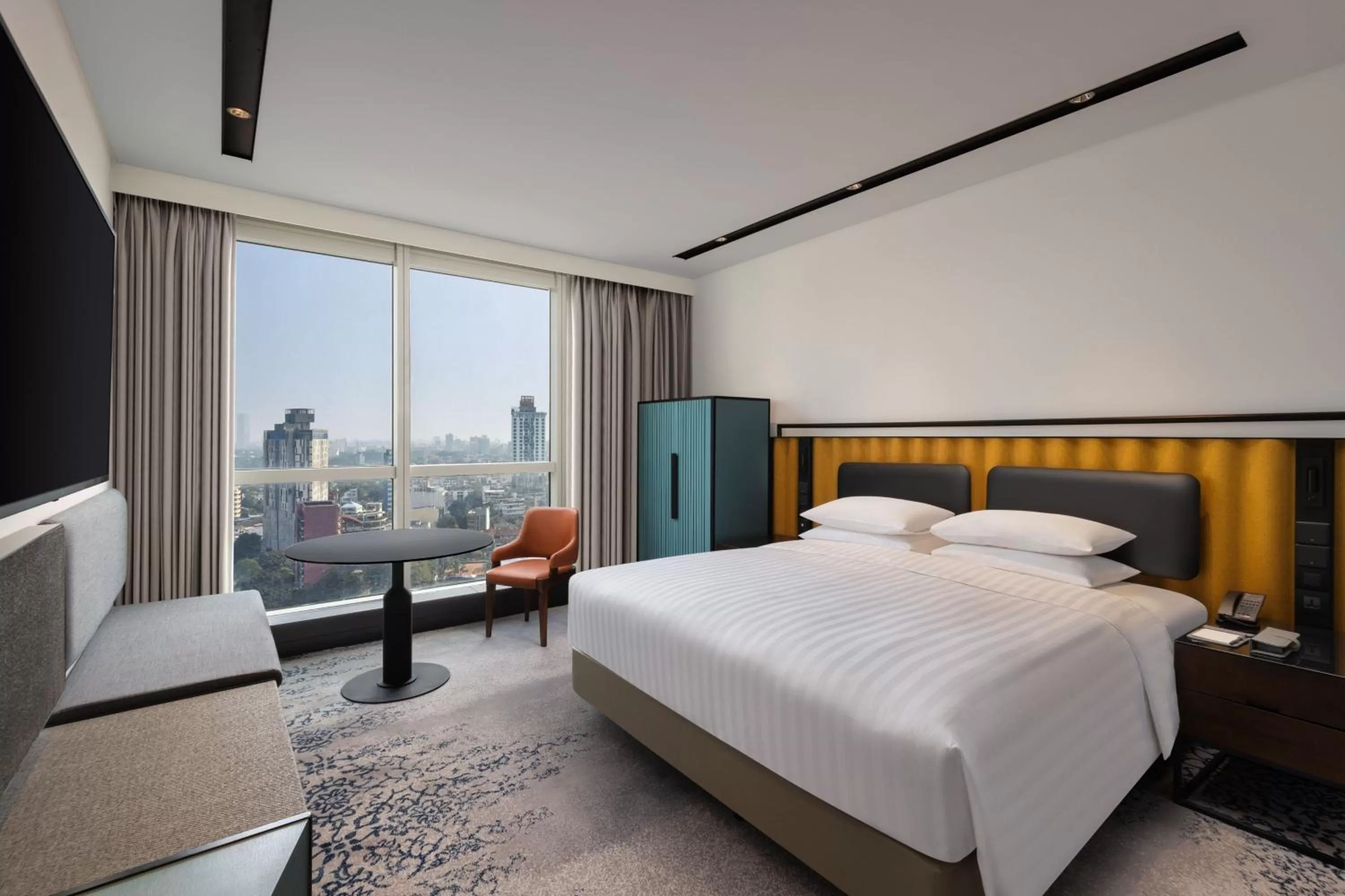 Photo of the whole room, Bed in Courtyard by Marriott Colombo