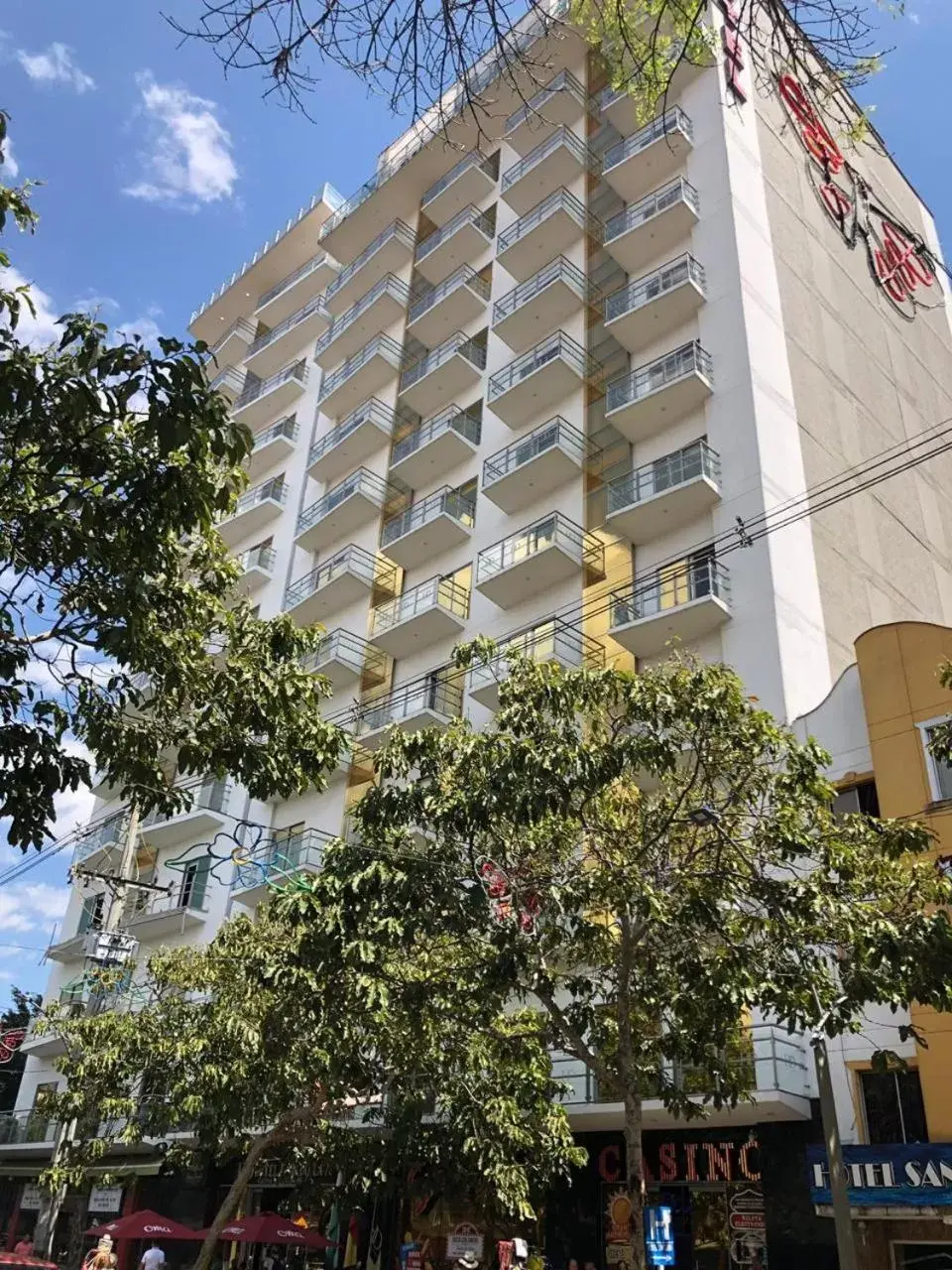 Facade/entrance, Property Building in Hotel Dorado La 70