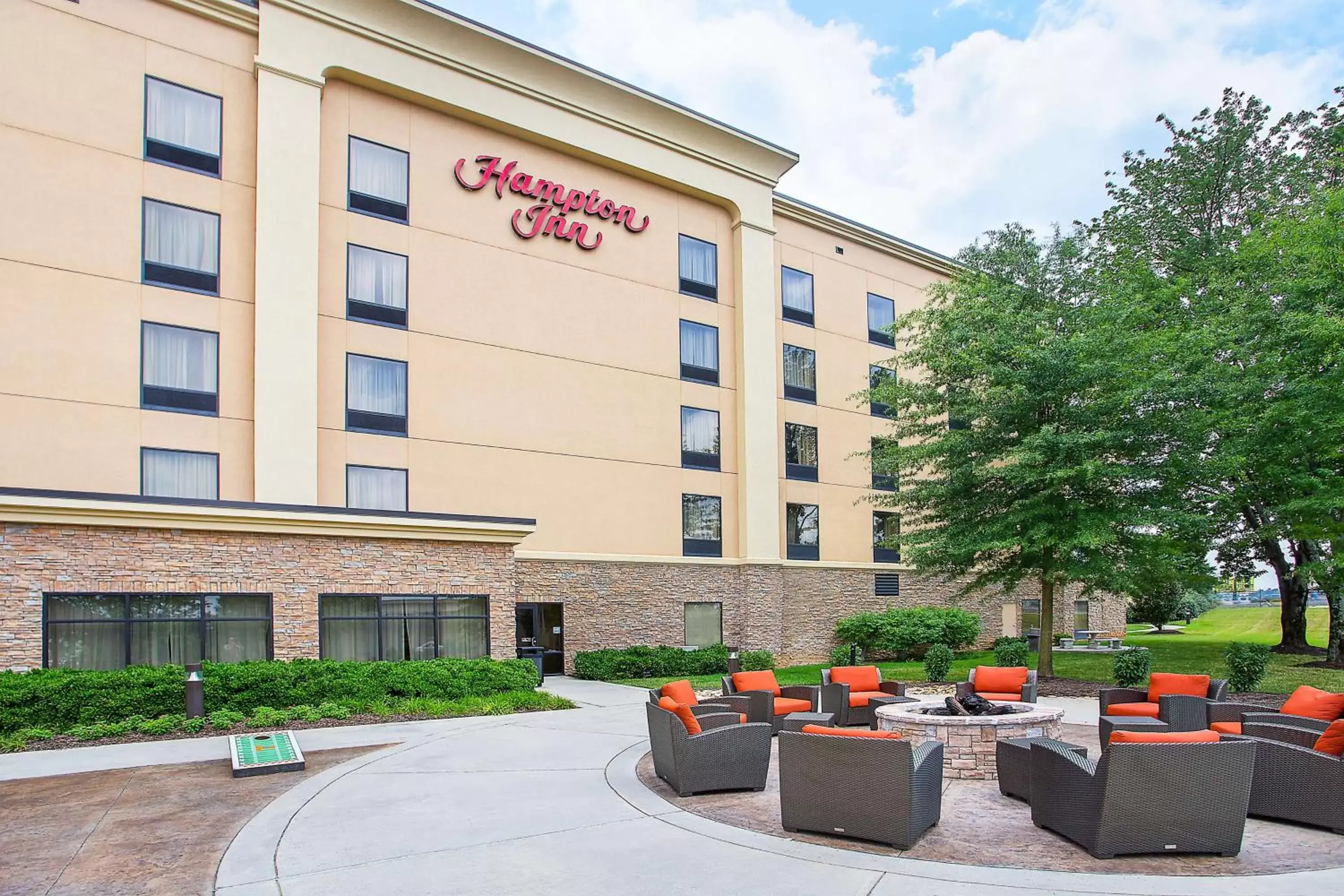Property Building in Hampton Inn Knoxville-West At Cedar Bluff