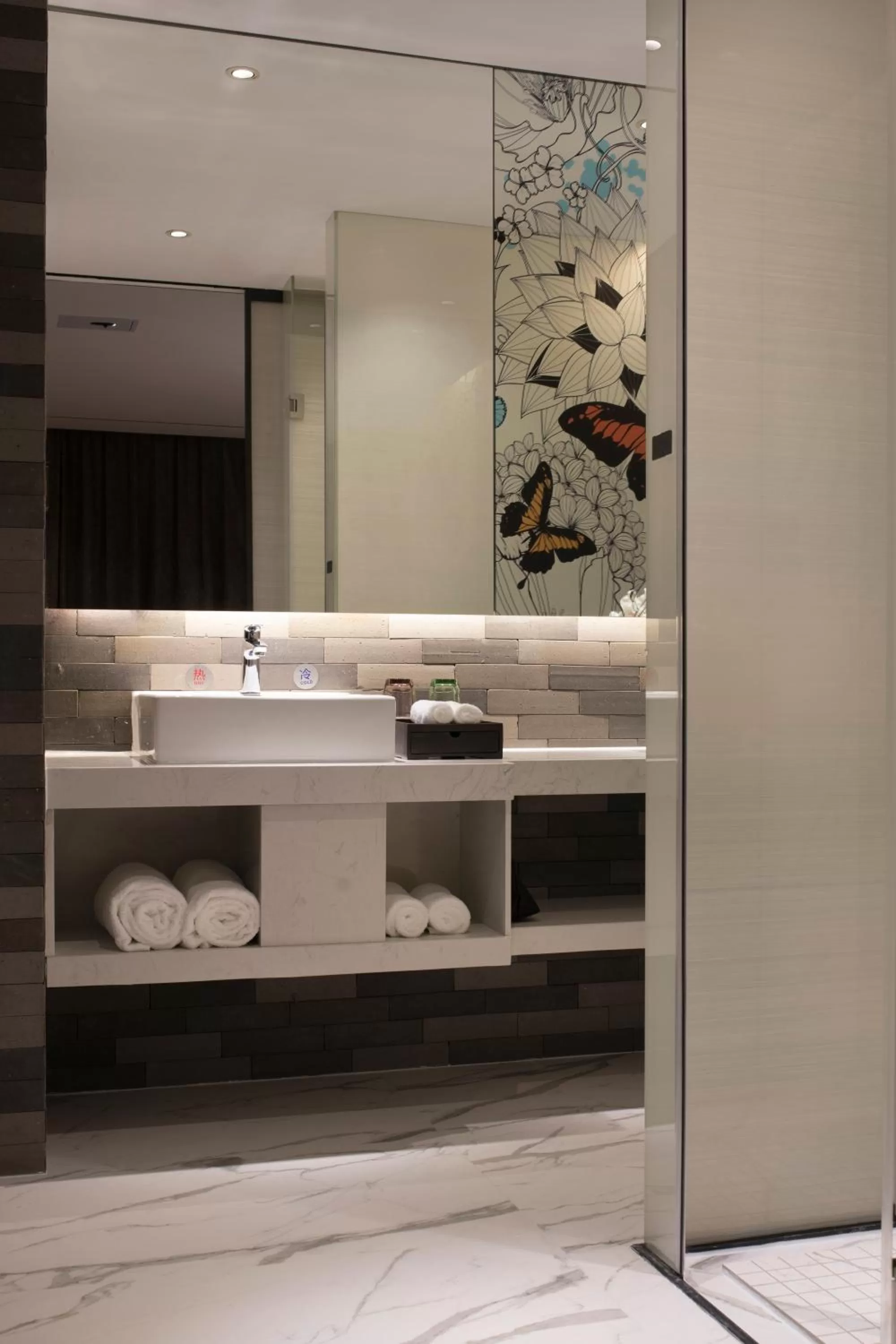 Bathroom in Paco Hotel Dongpu Guanghzou -Free Shuttle Bus for Canton Fair