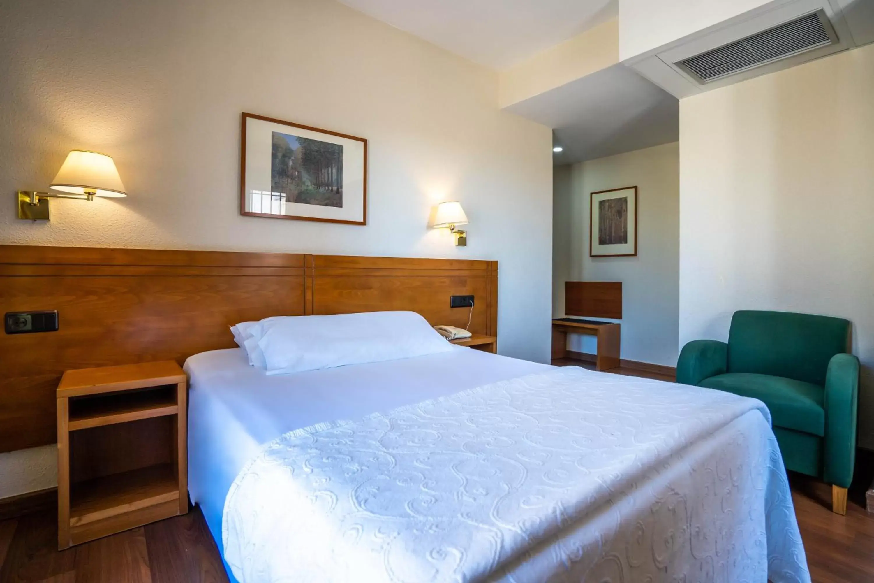 Bedroom, Bed in YIT Conquista de Toledo