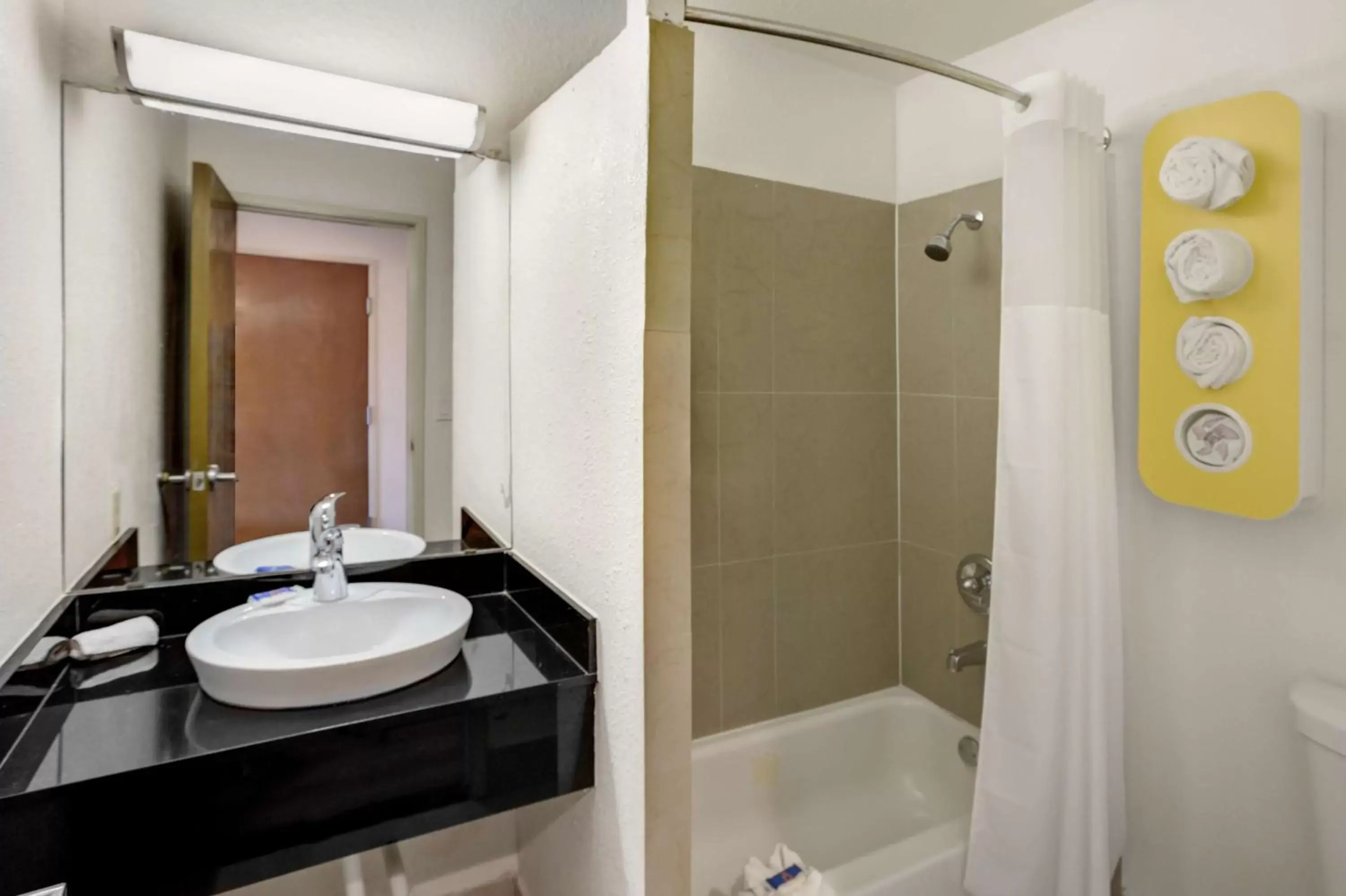 Shower, Bathroom in Motel 6-Dallas, TX - South