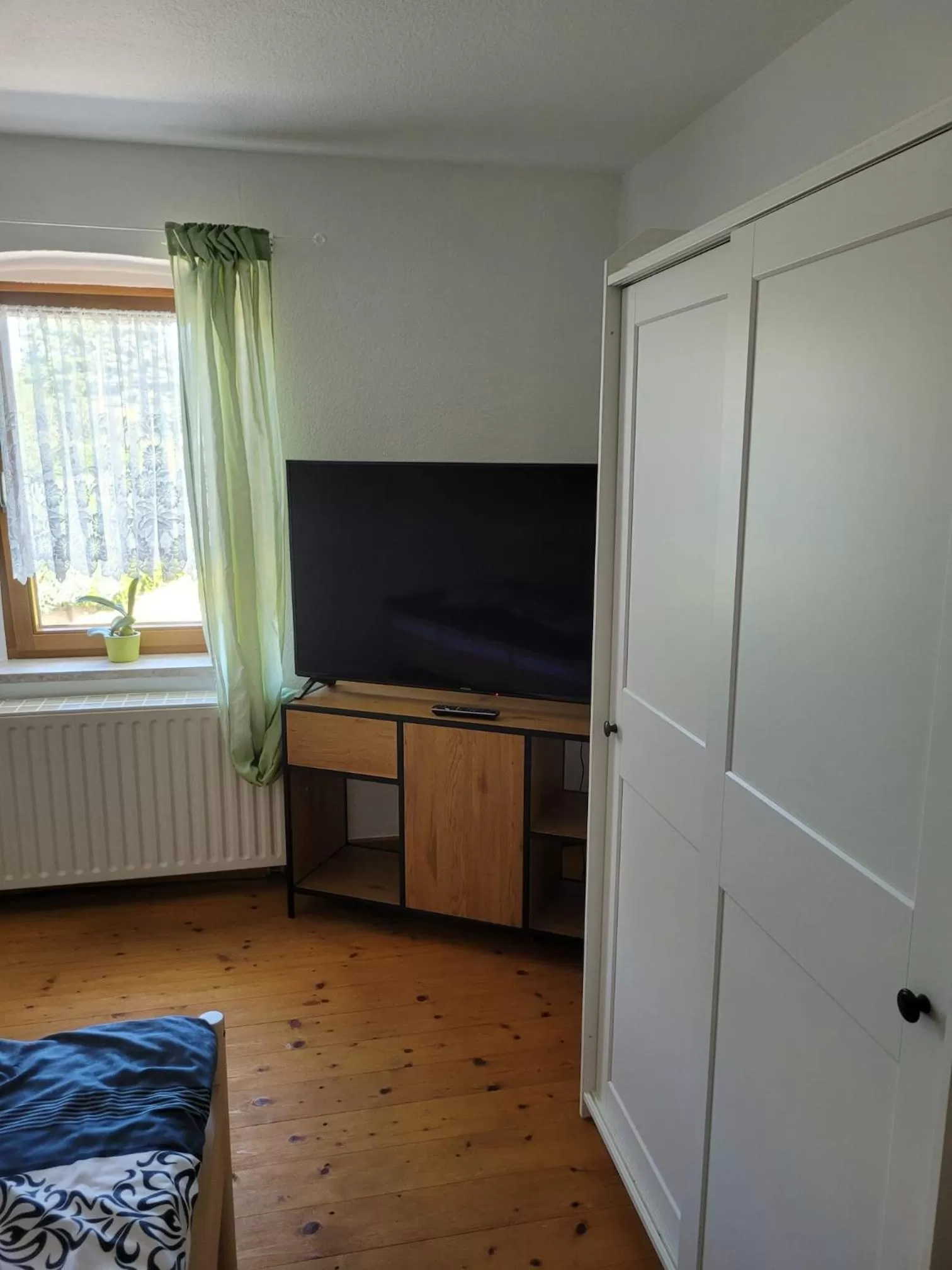 TV and multimedia in Einkehr zur Rennstrecke