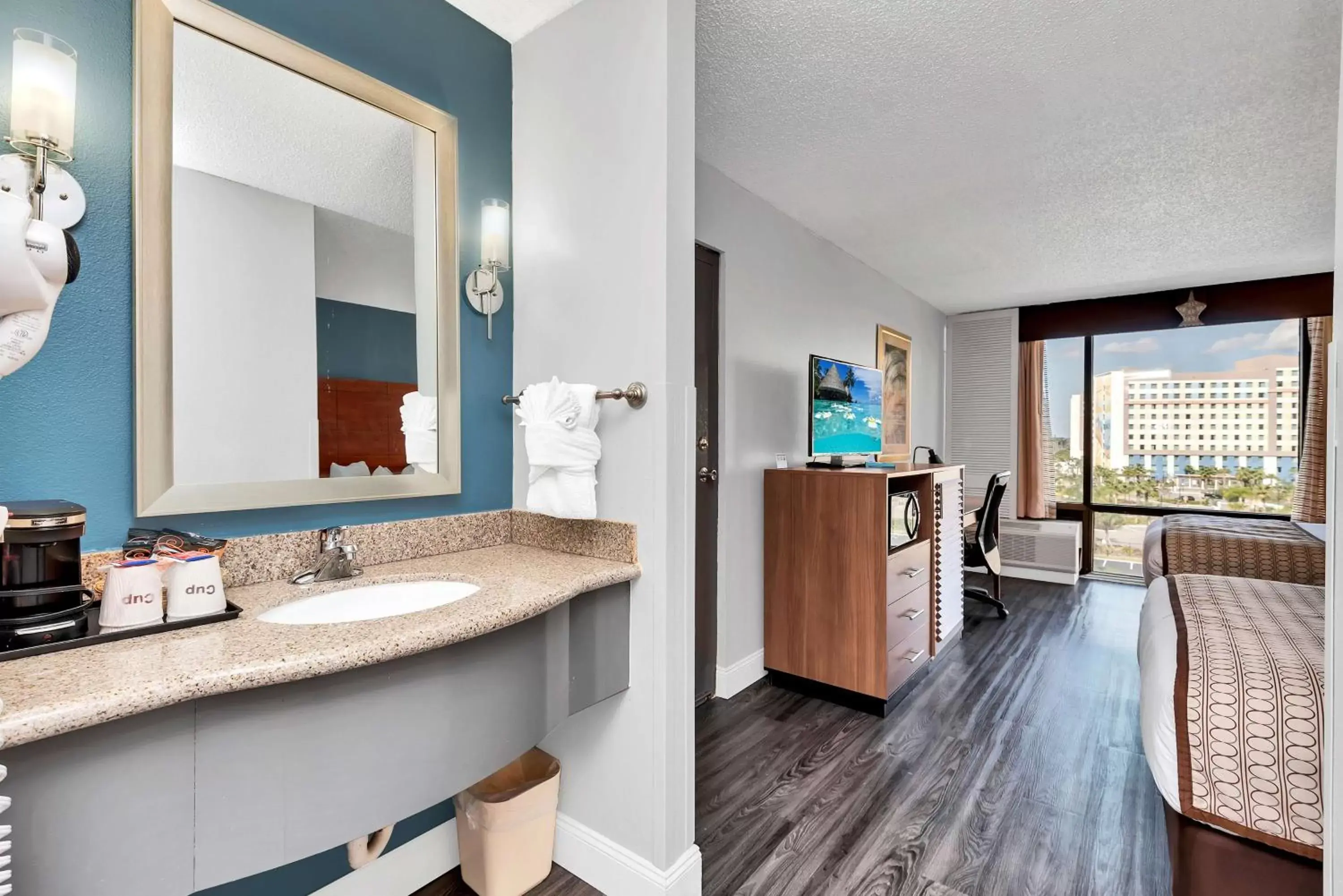 Bedroom, Bathroom in Best Western Orlando Gateway Hotel
