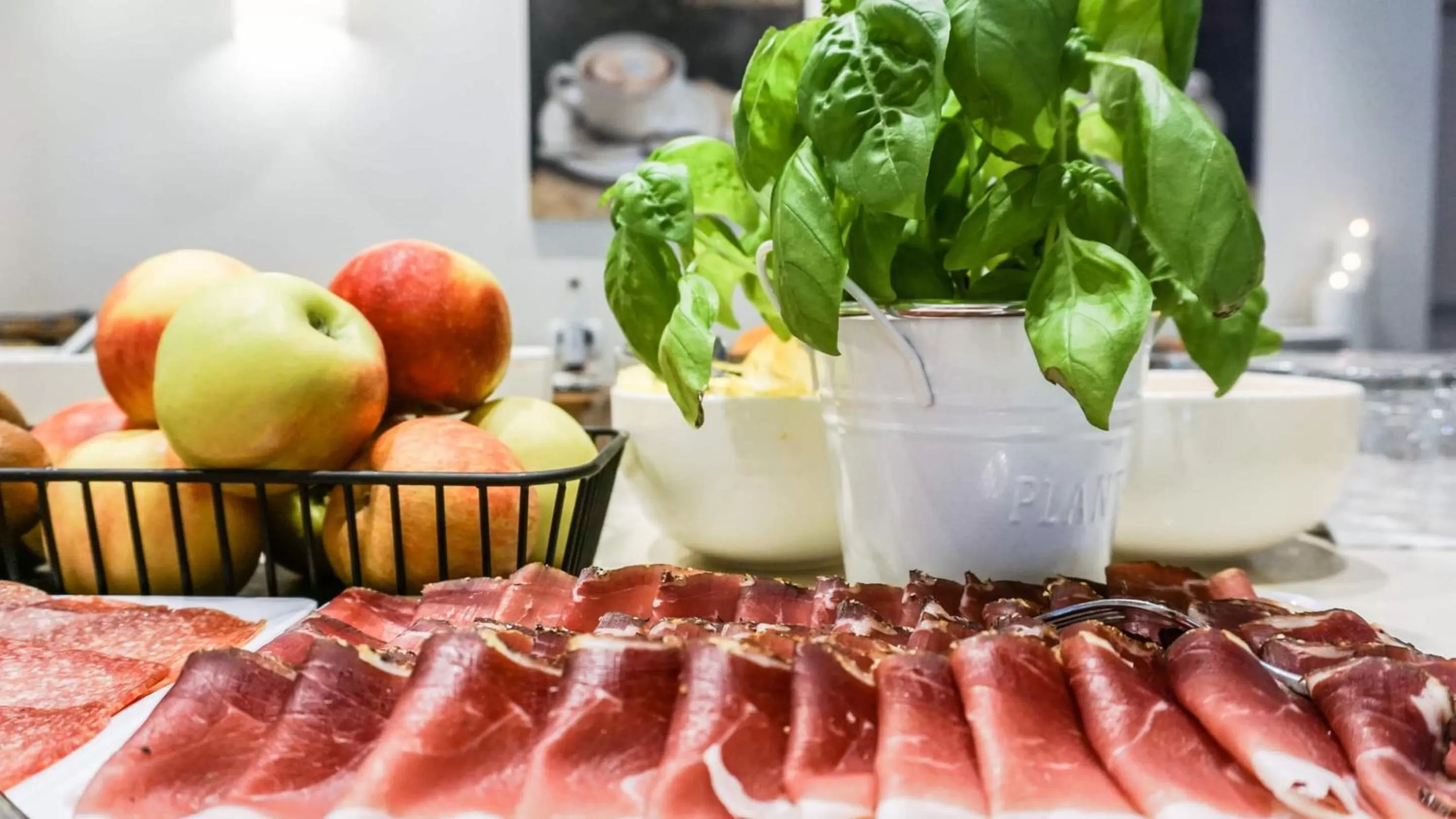 Food and drinks in Hotel Villa Laurus