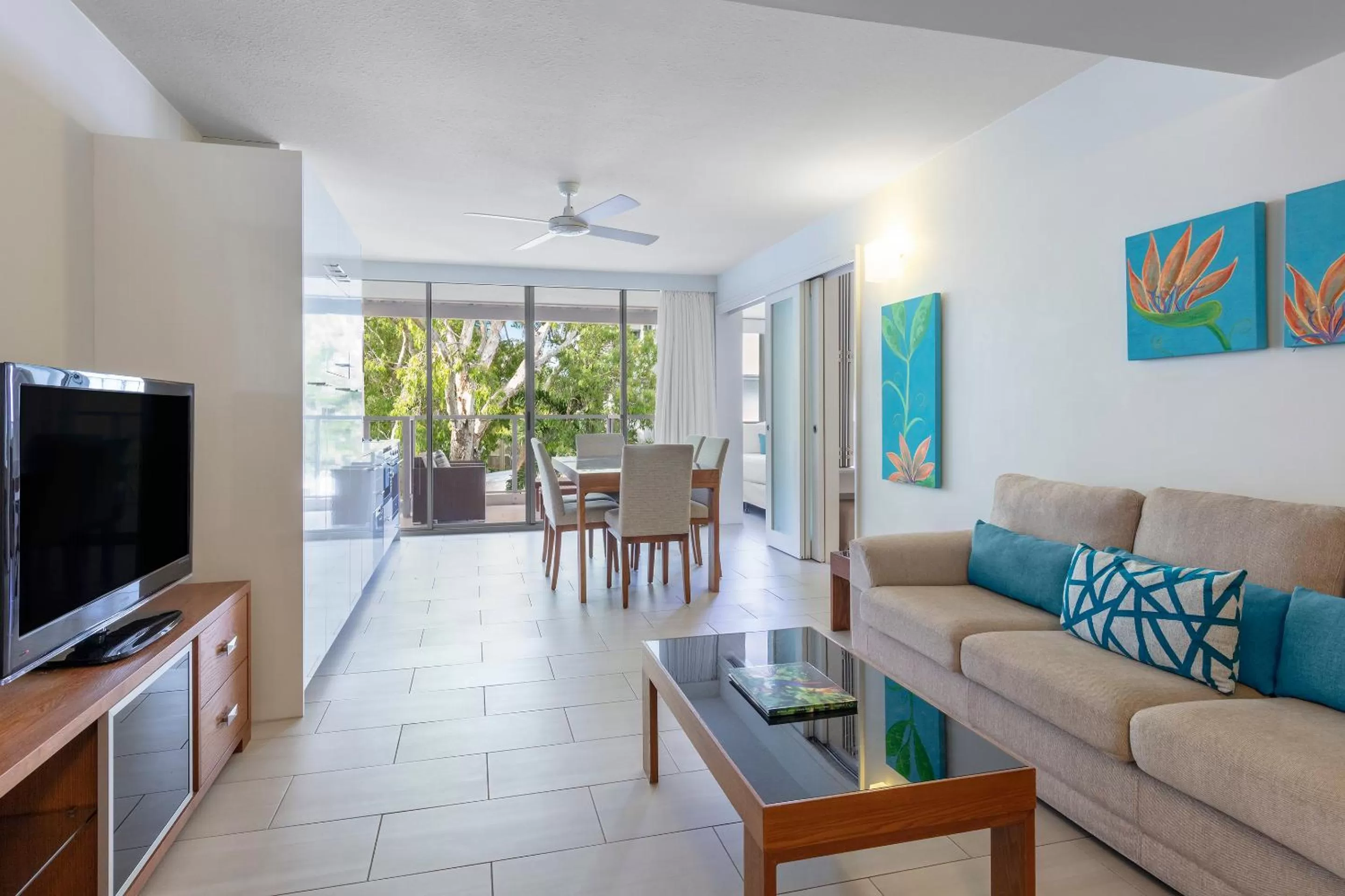 TV and multimedia in Drift Palm Cove