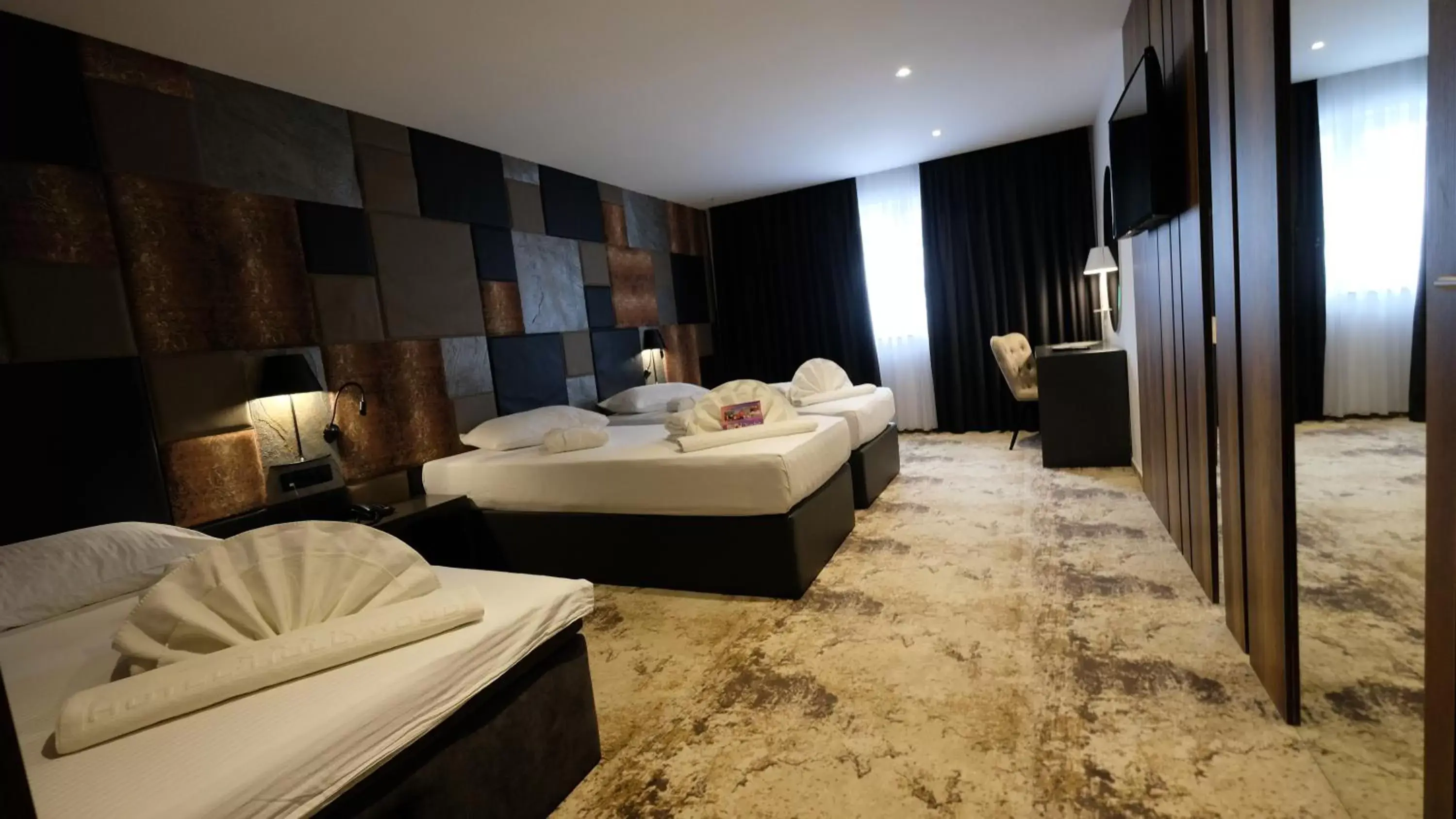 Bed in Hollywood Hotel Bed in Hollywood Hotel