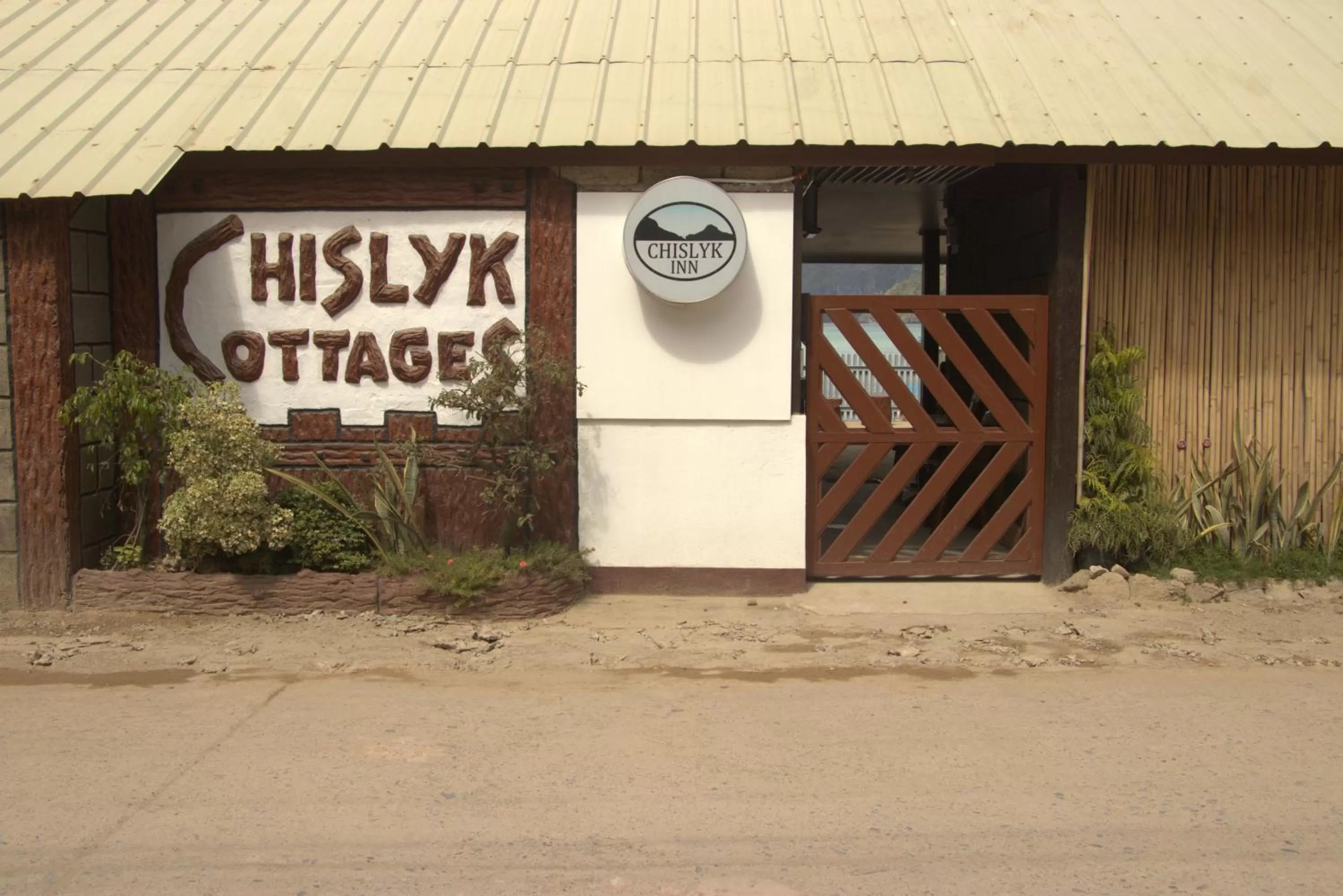Facade/entrance in Chislyk Inn