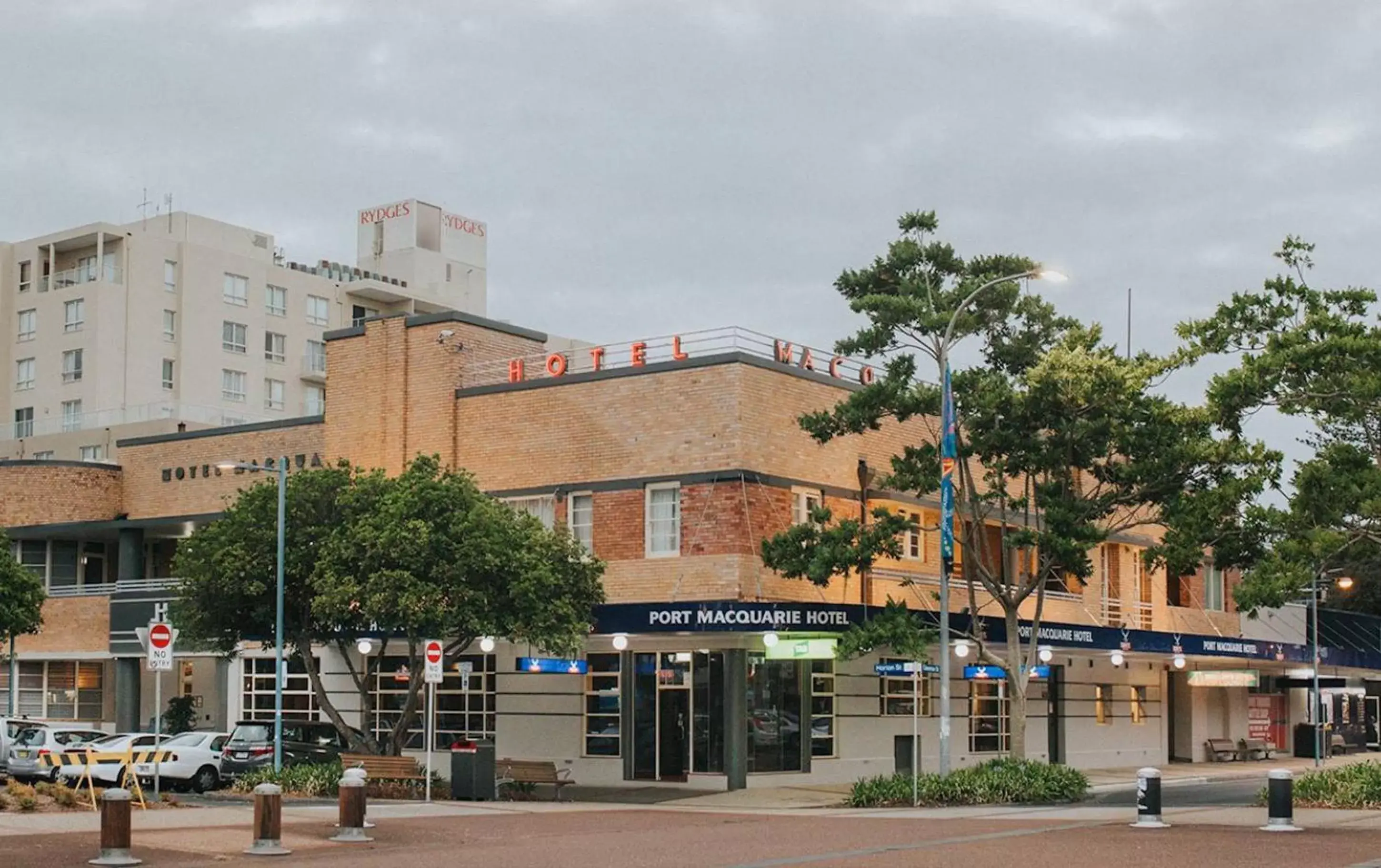 Facade/entrance, Property Building in Port Macquarie Hotel