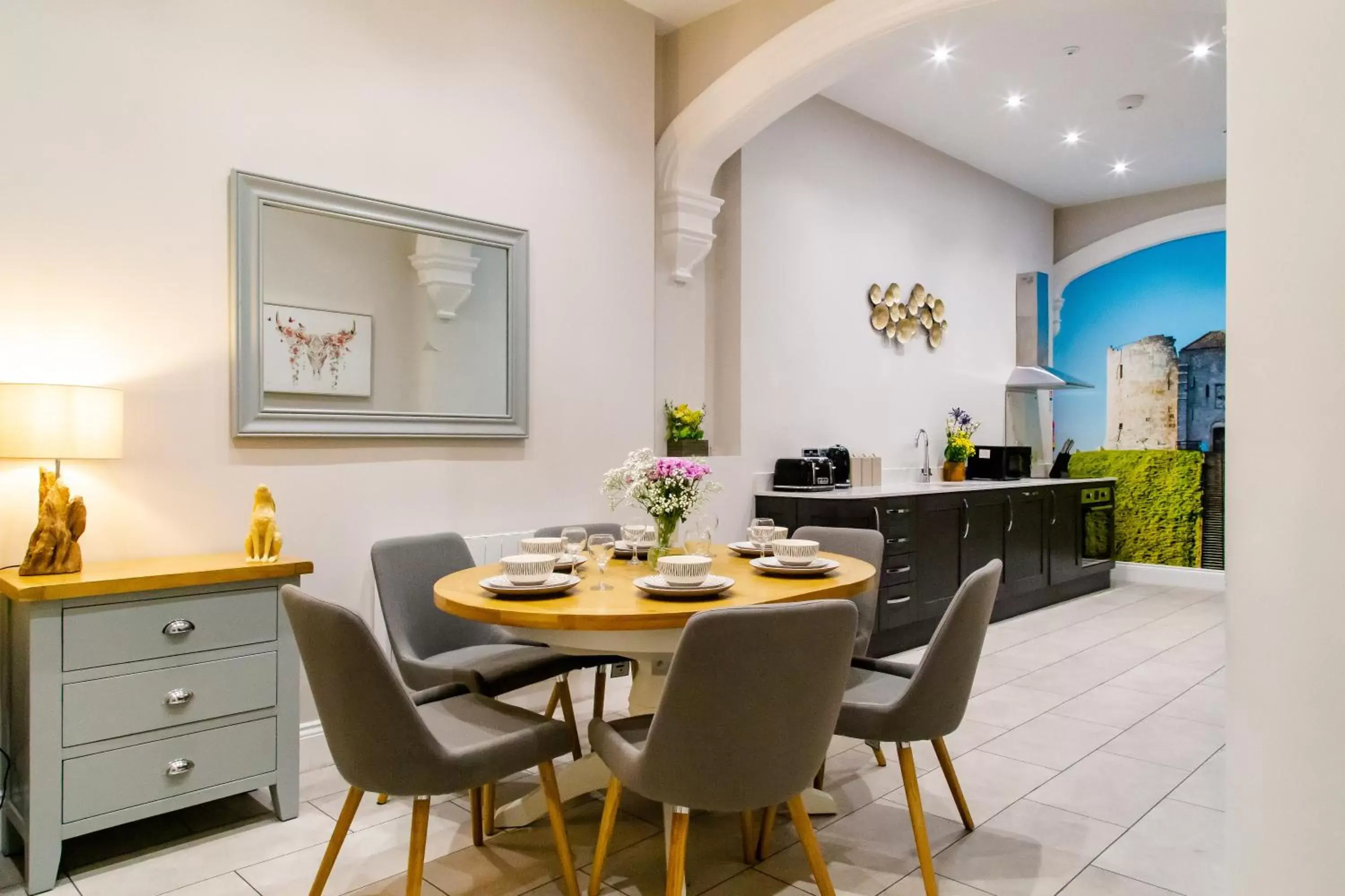 Seating area, Dining Area in Goodramgate Apartments