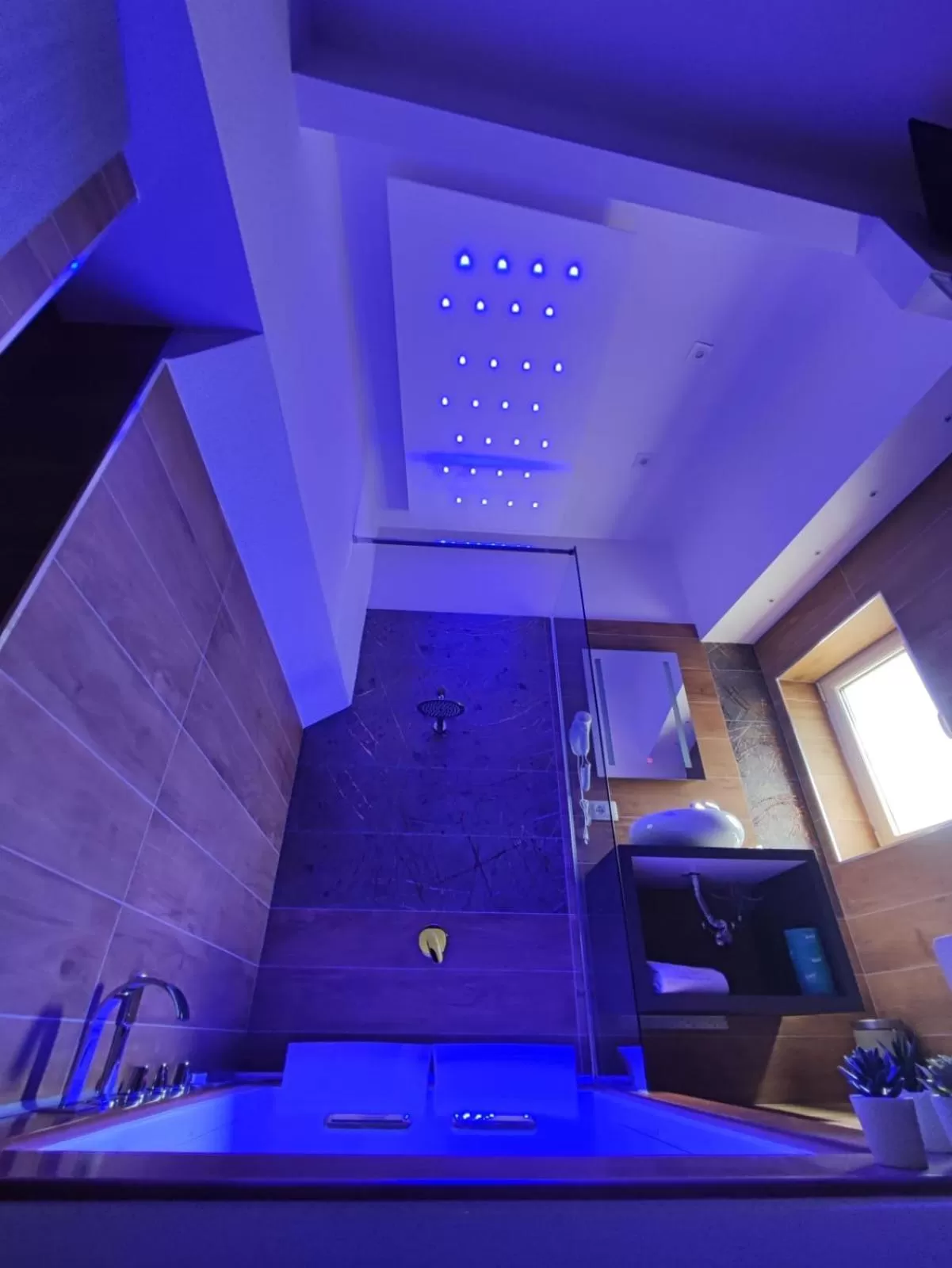 Twin Towers Naples Luxury