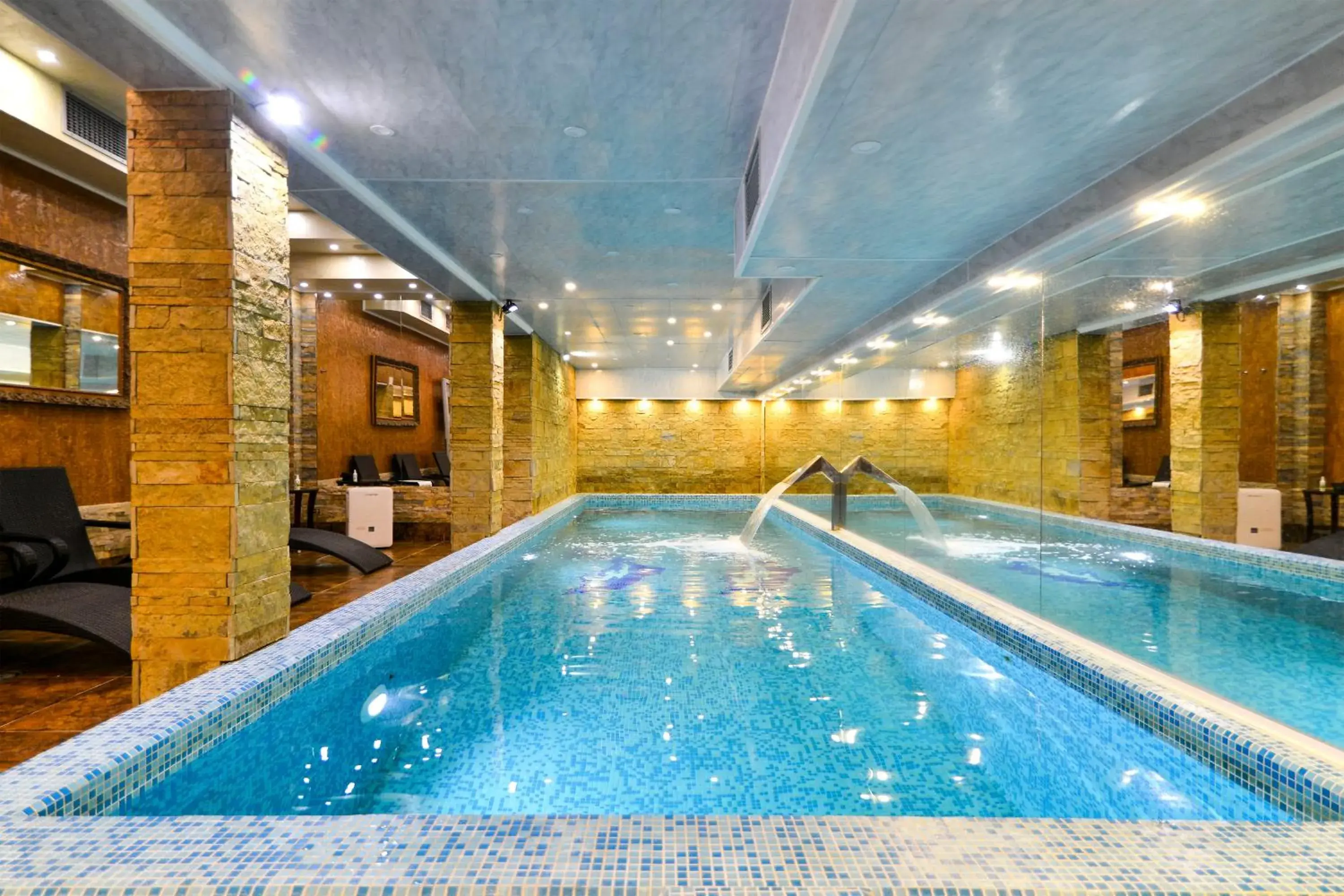 Swimming Pool in Premier Prezident Garni Hotel and Spa