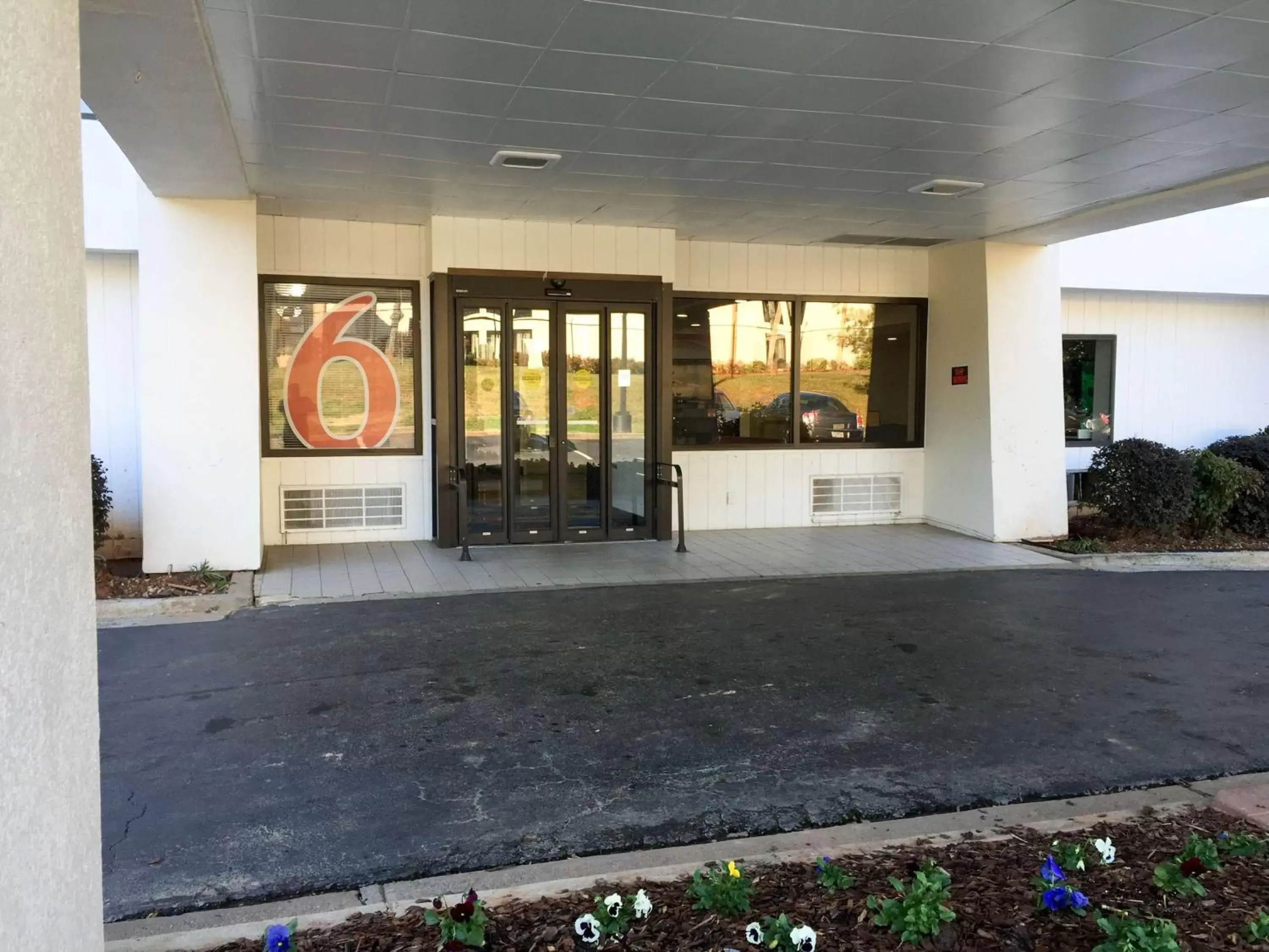 Property building in Motel 6-Norcross, GA