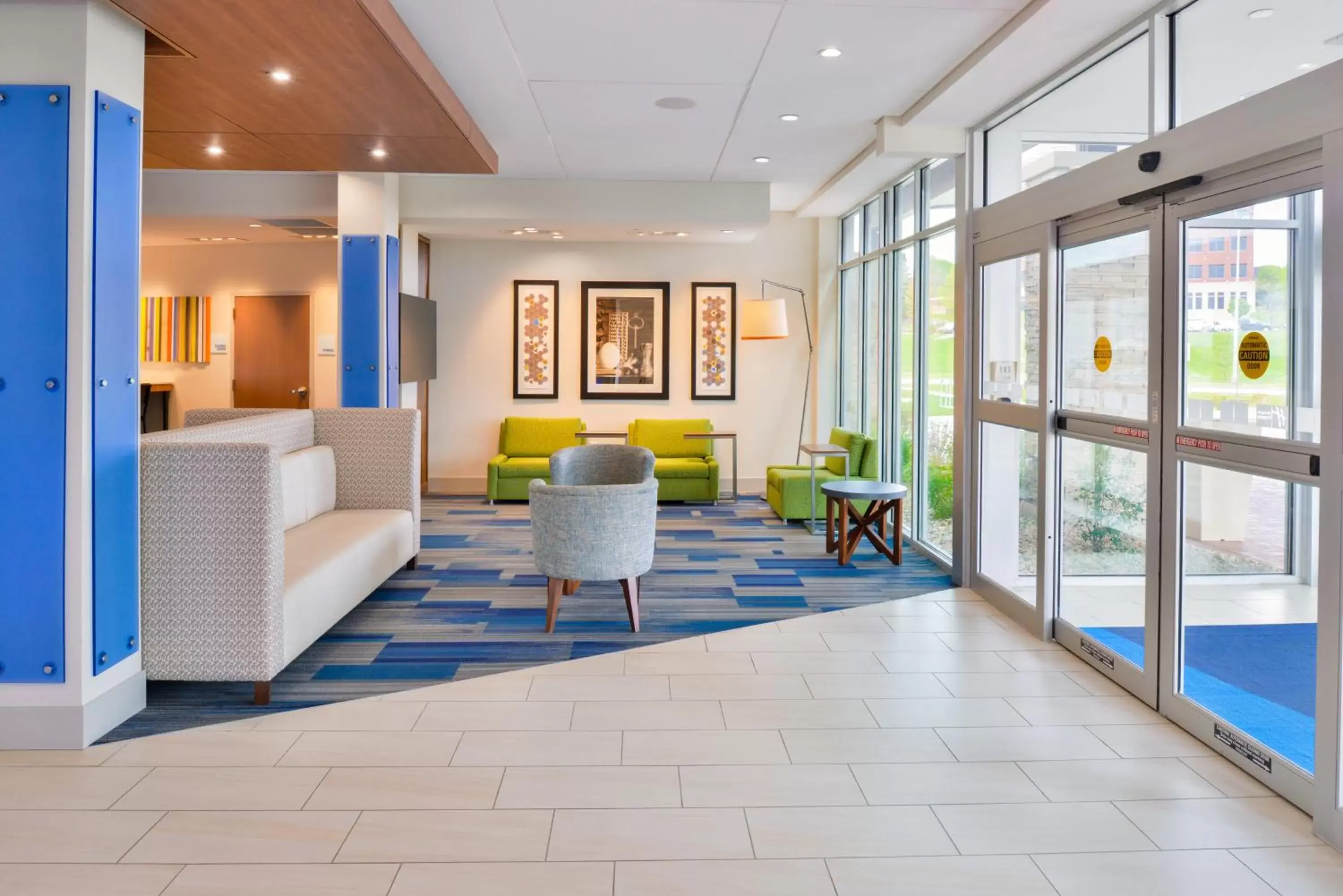 Property building, Lobby/Reception in Holiday Inn Express & Suites Madison, an IHG Hotel