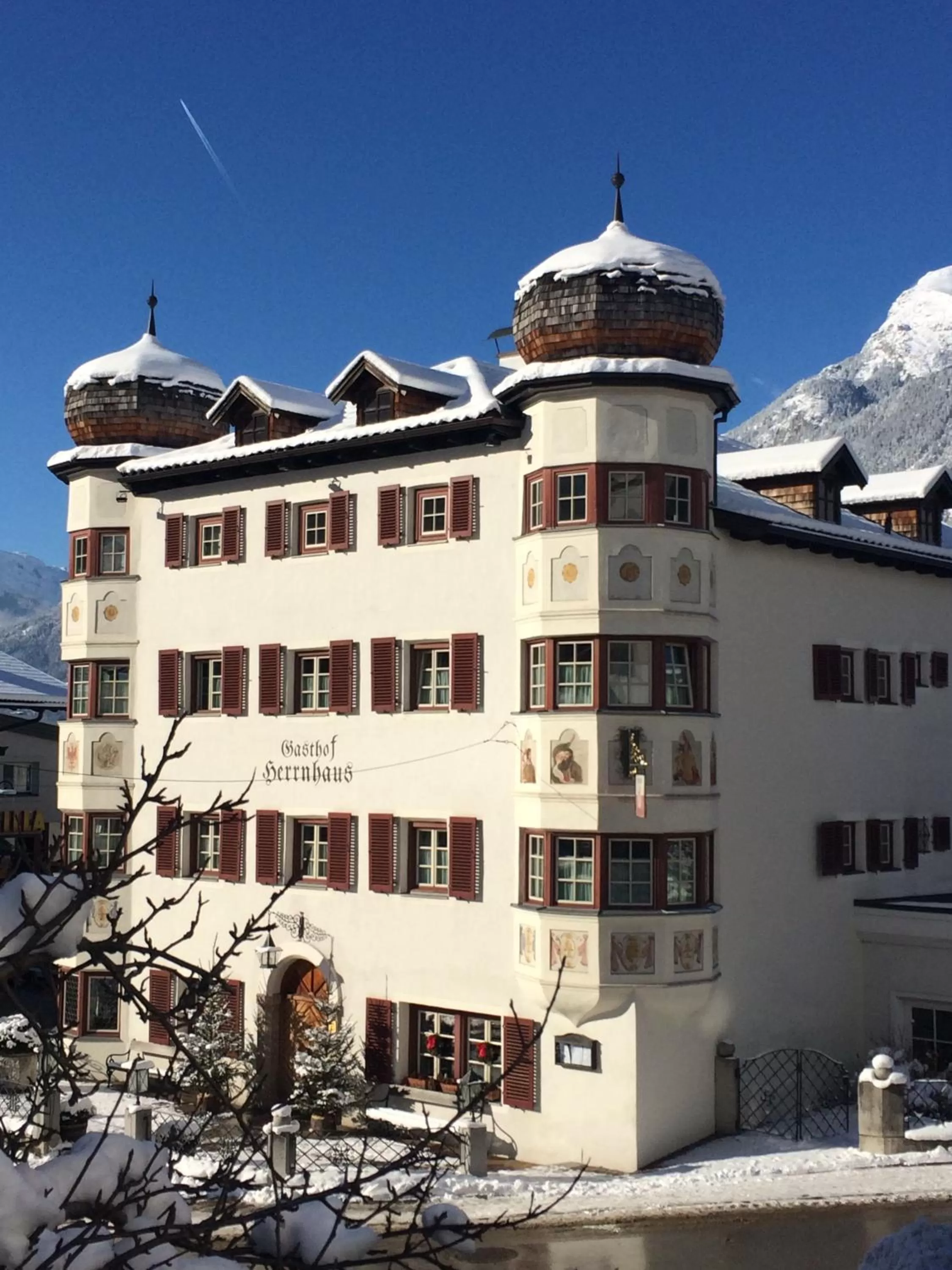 Facade/entrance in Gasthof Herrnhaus
