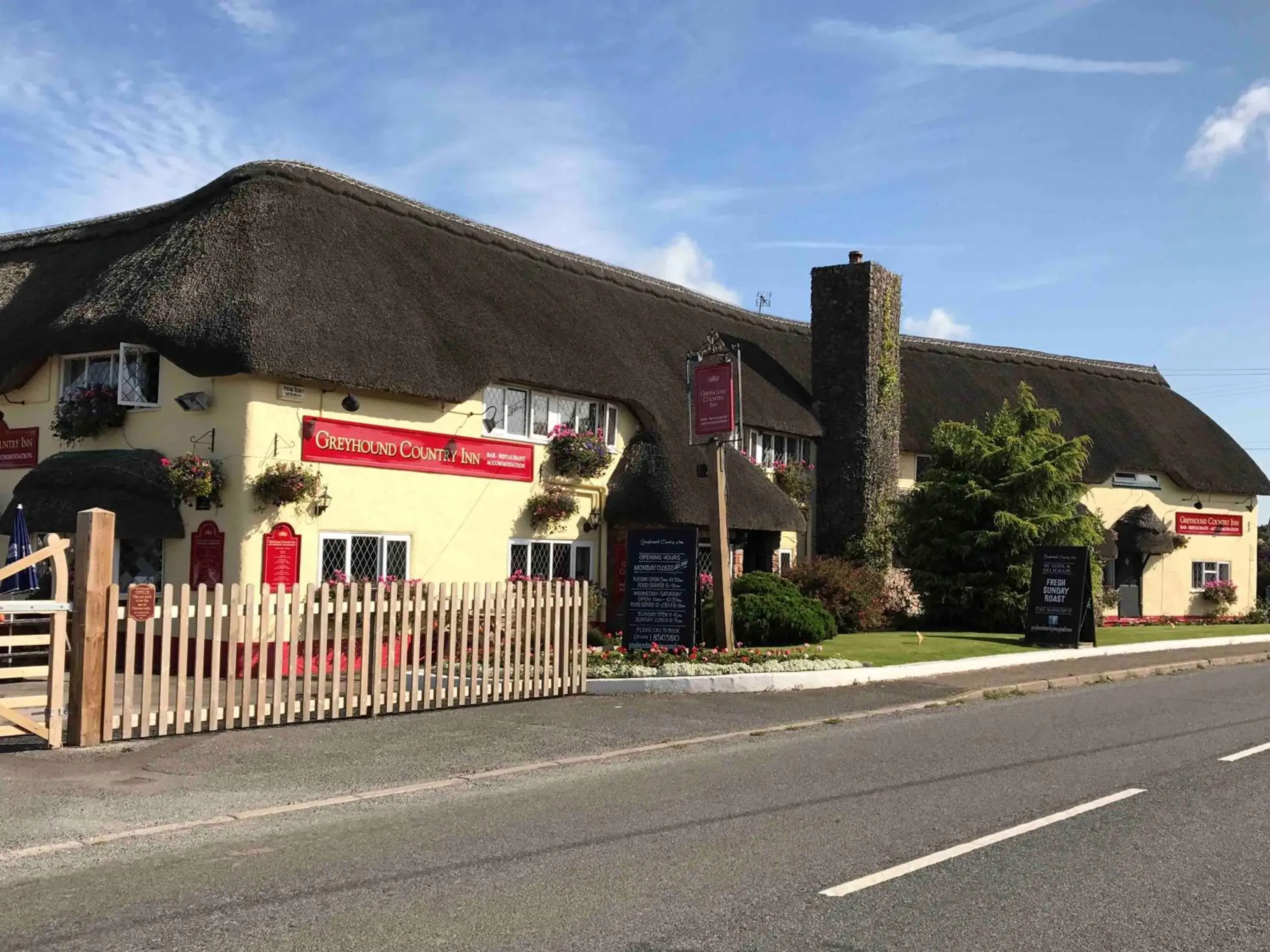 Property Building in Greyhound Country Inn