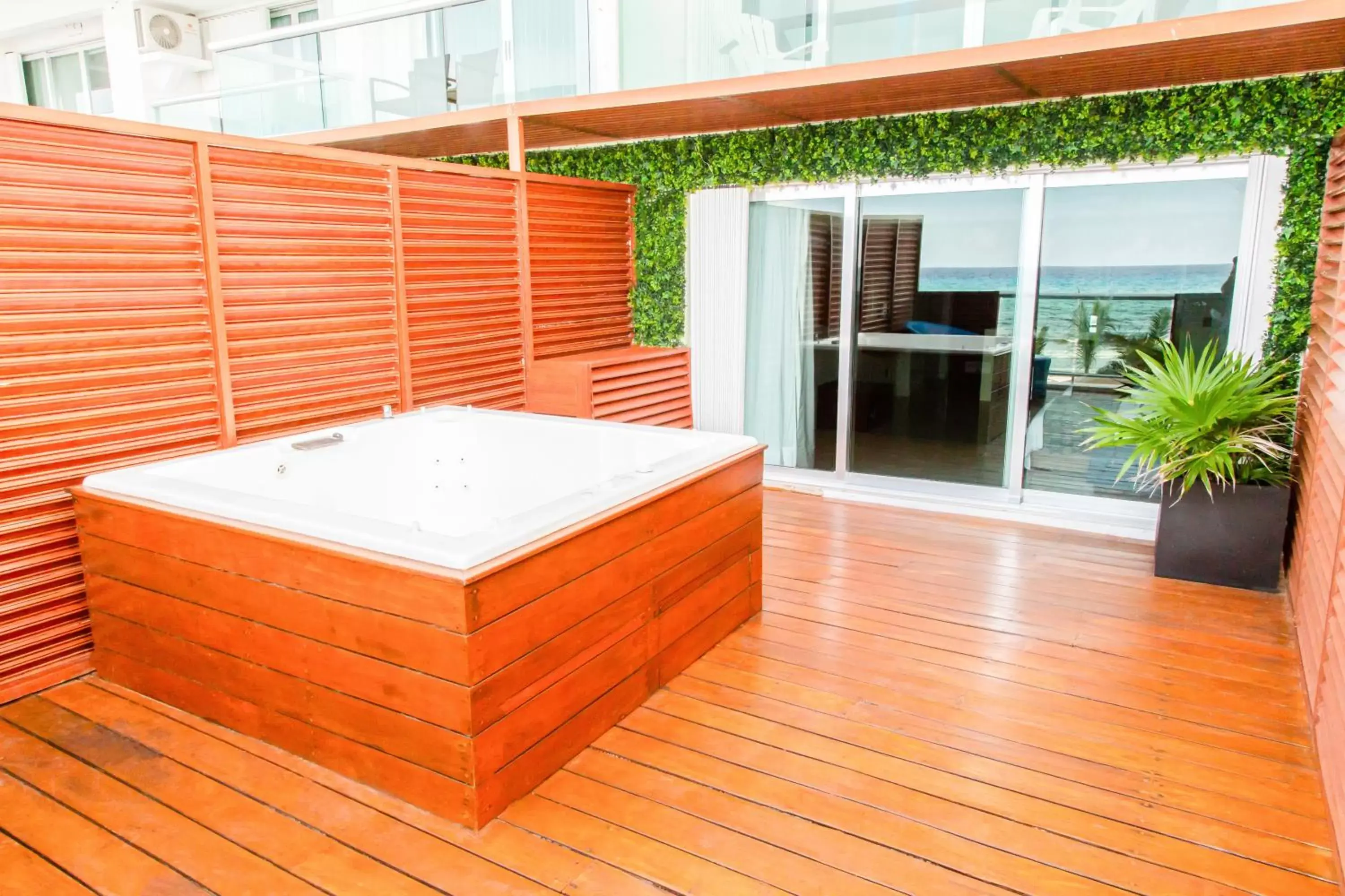 Solarium in Ocean Dream Cancun by GuruHotel