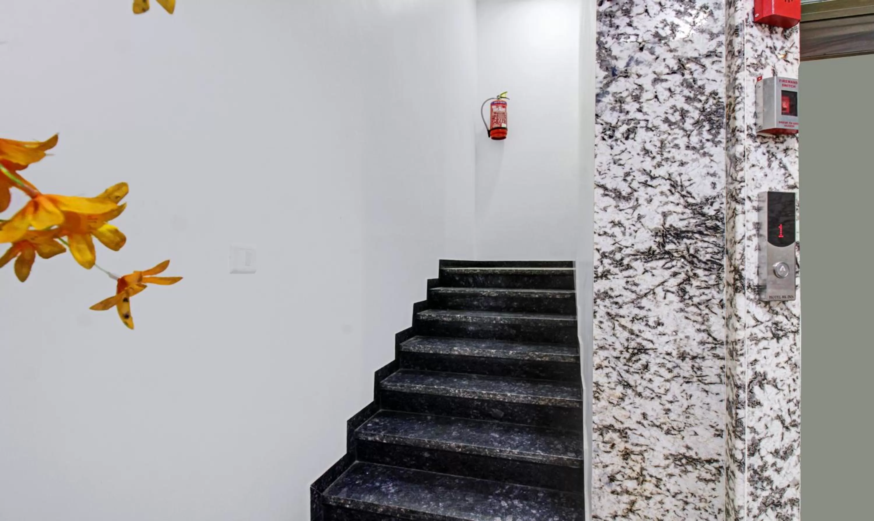 Lobby or reception in Treebo Hotel Rk Inn, Railway Station