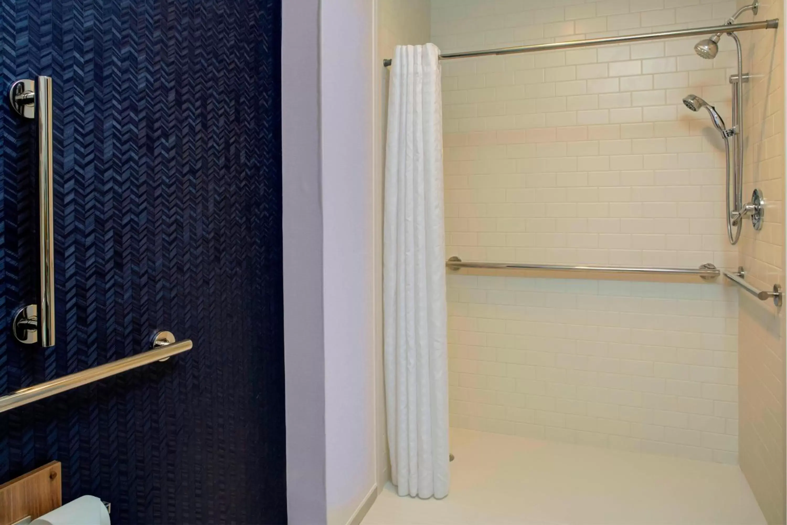 Bathroom in Fairfield Inn & Suites by Marriott Virginia Beach Oceanfront