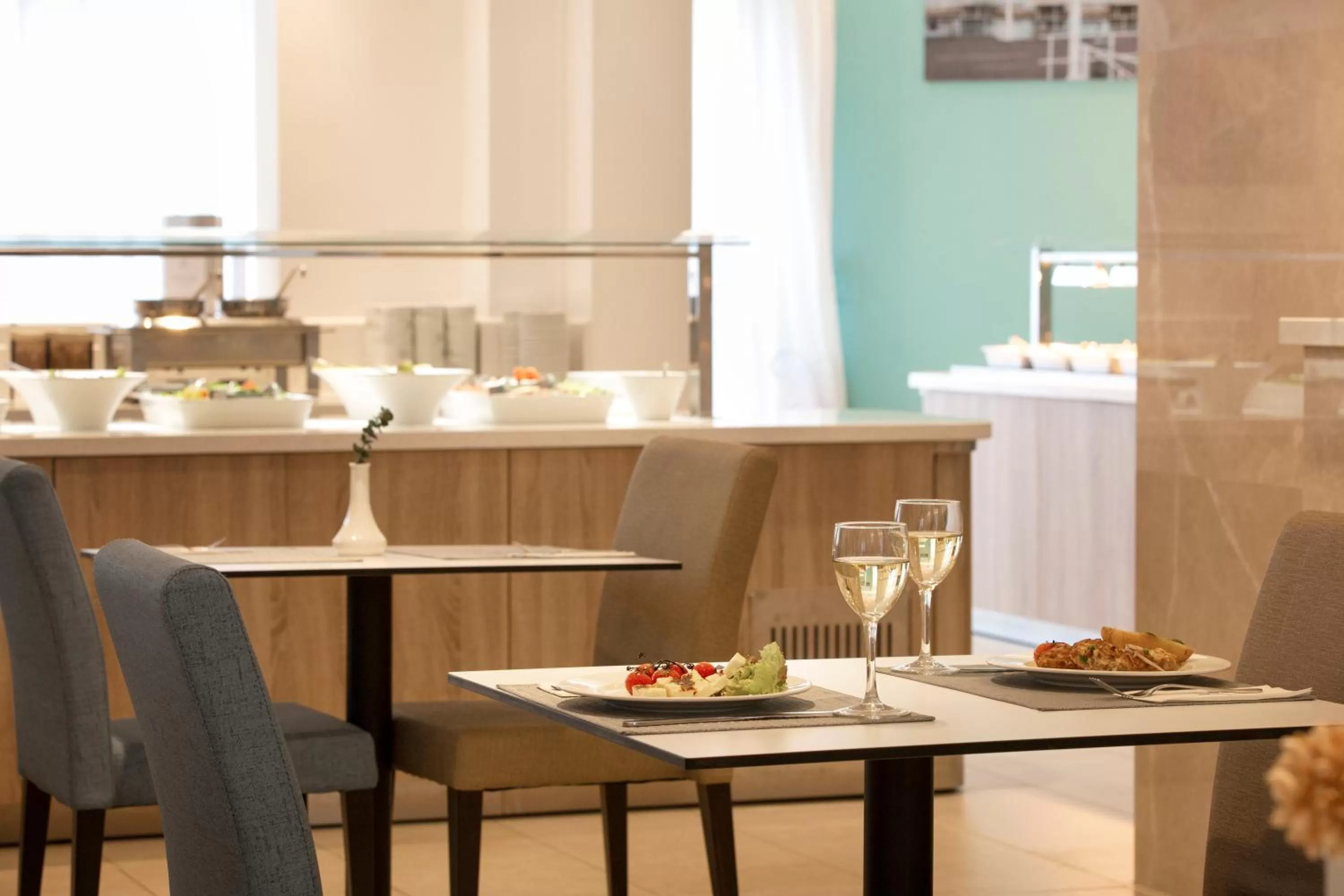 Restaurant/places to eat in Harmony Bay Hotel