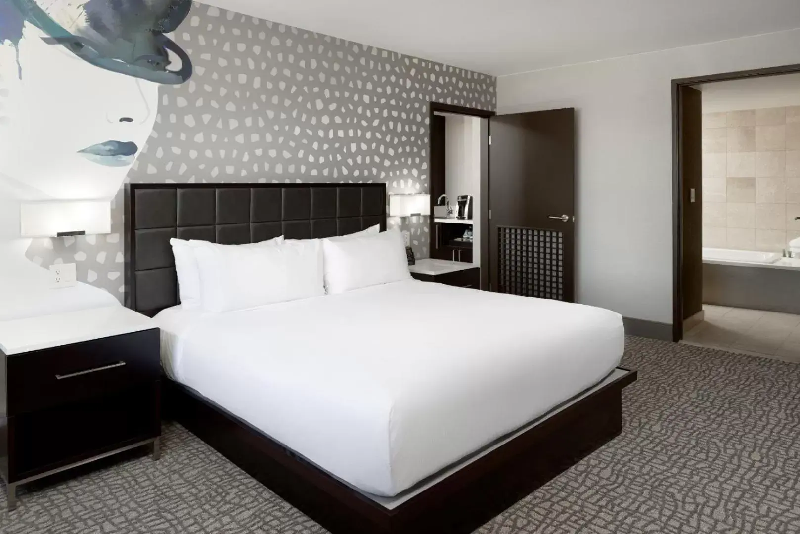 Bed in Hilton Woodland Hills/ Los Angeles