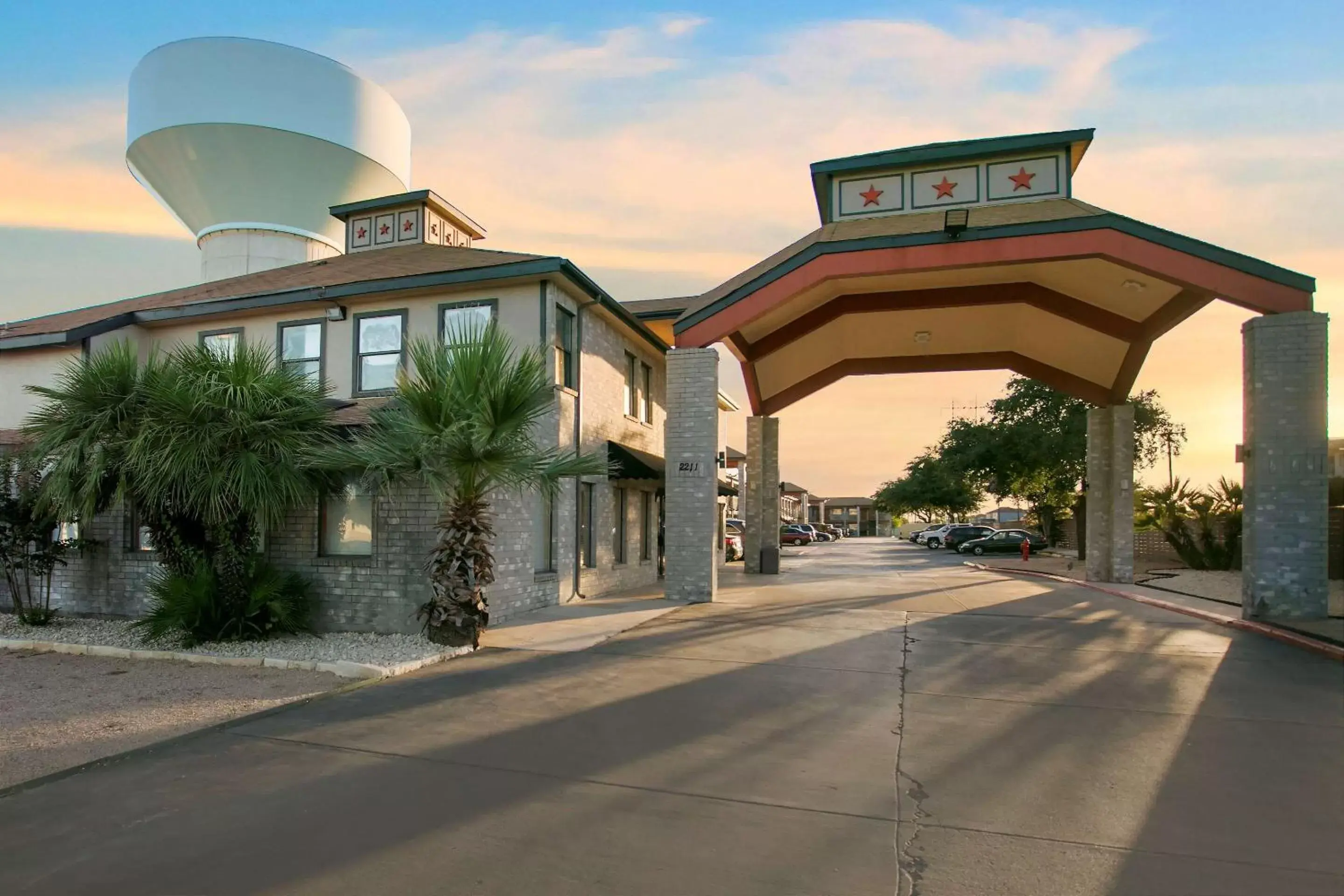 Property building, Facade/Entrance in Econo Lodge Near Lackland Air Force Base-SeaWorld