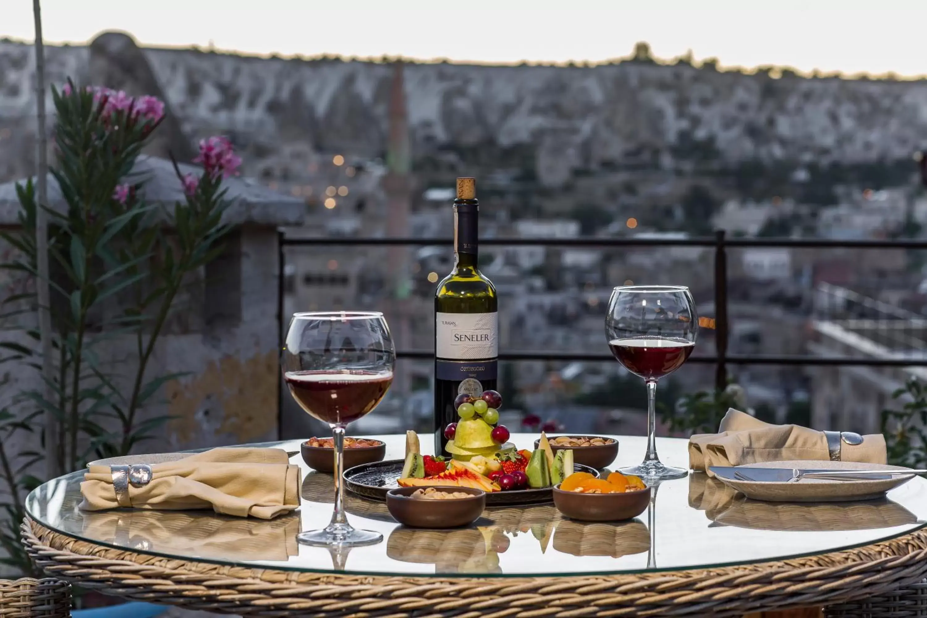 Food and drinks in Imperial Cave Suites & Spa