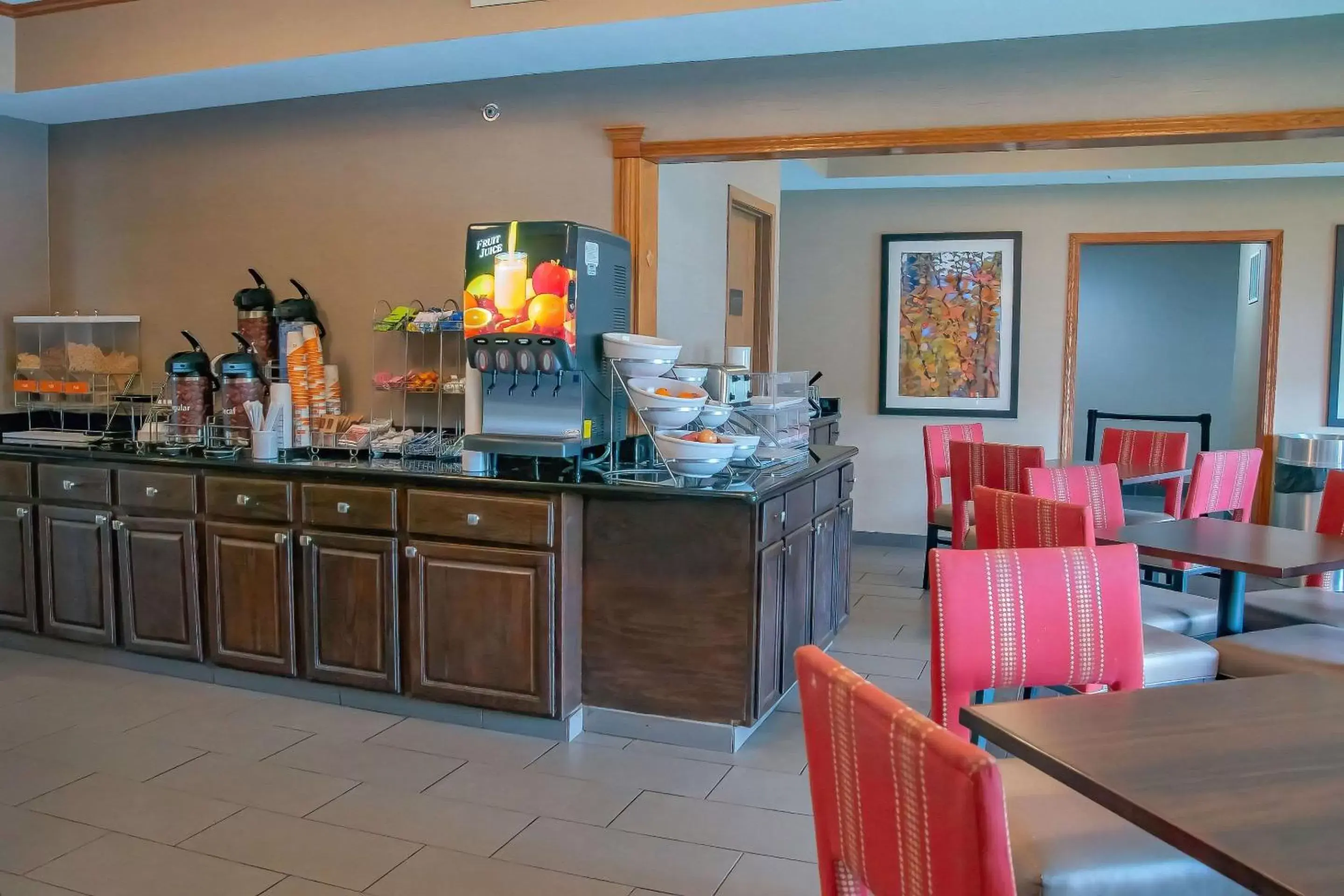 Breakfast, Restaurant/Places to Eat in Comfort Inn Huntington Near University