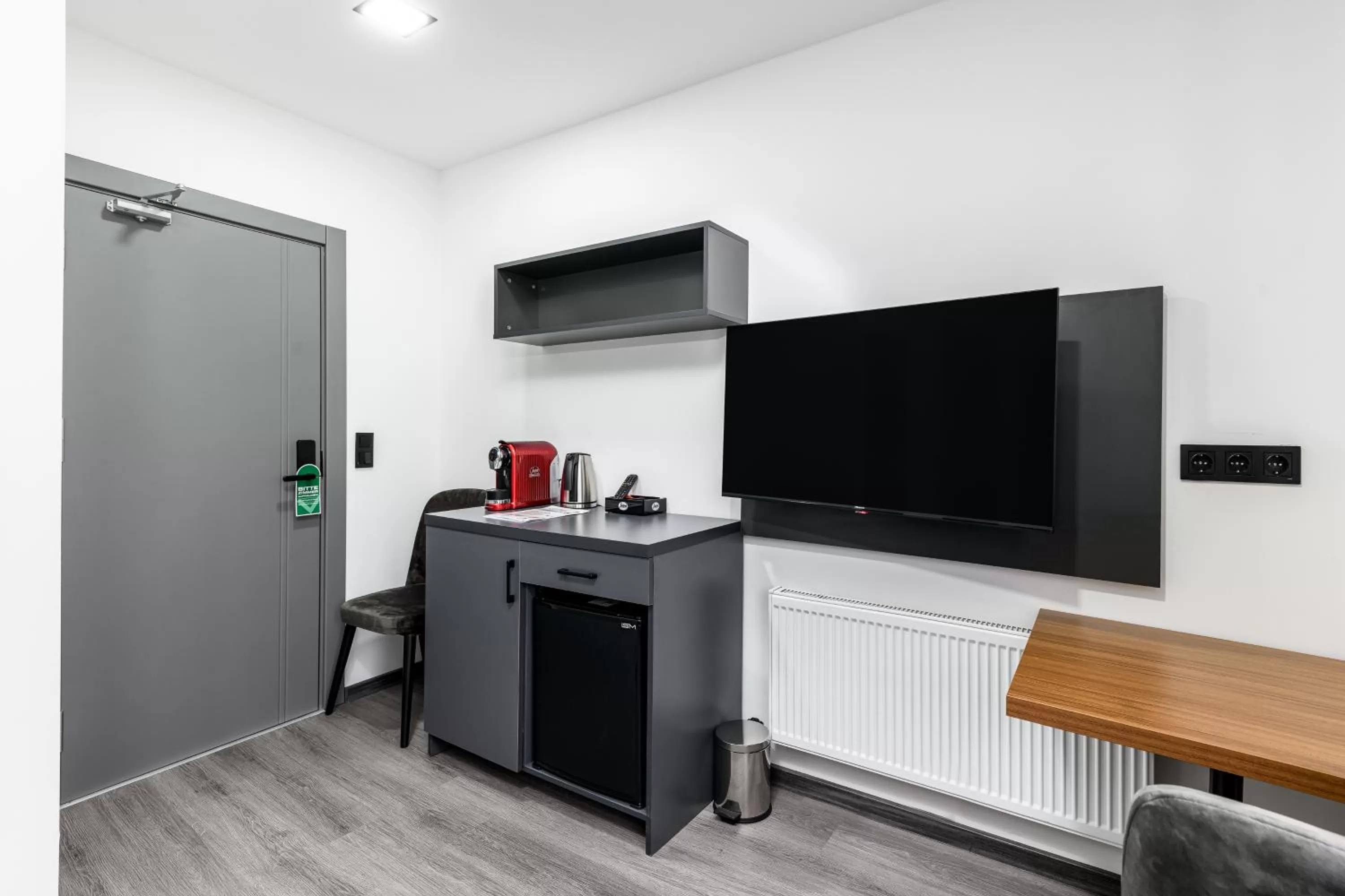 TV and multimedia in PARKHOTEL BRAUNAU - 24 Stunden Self Check-IN