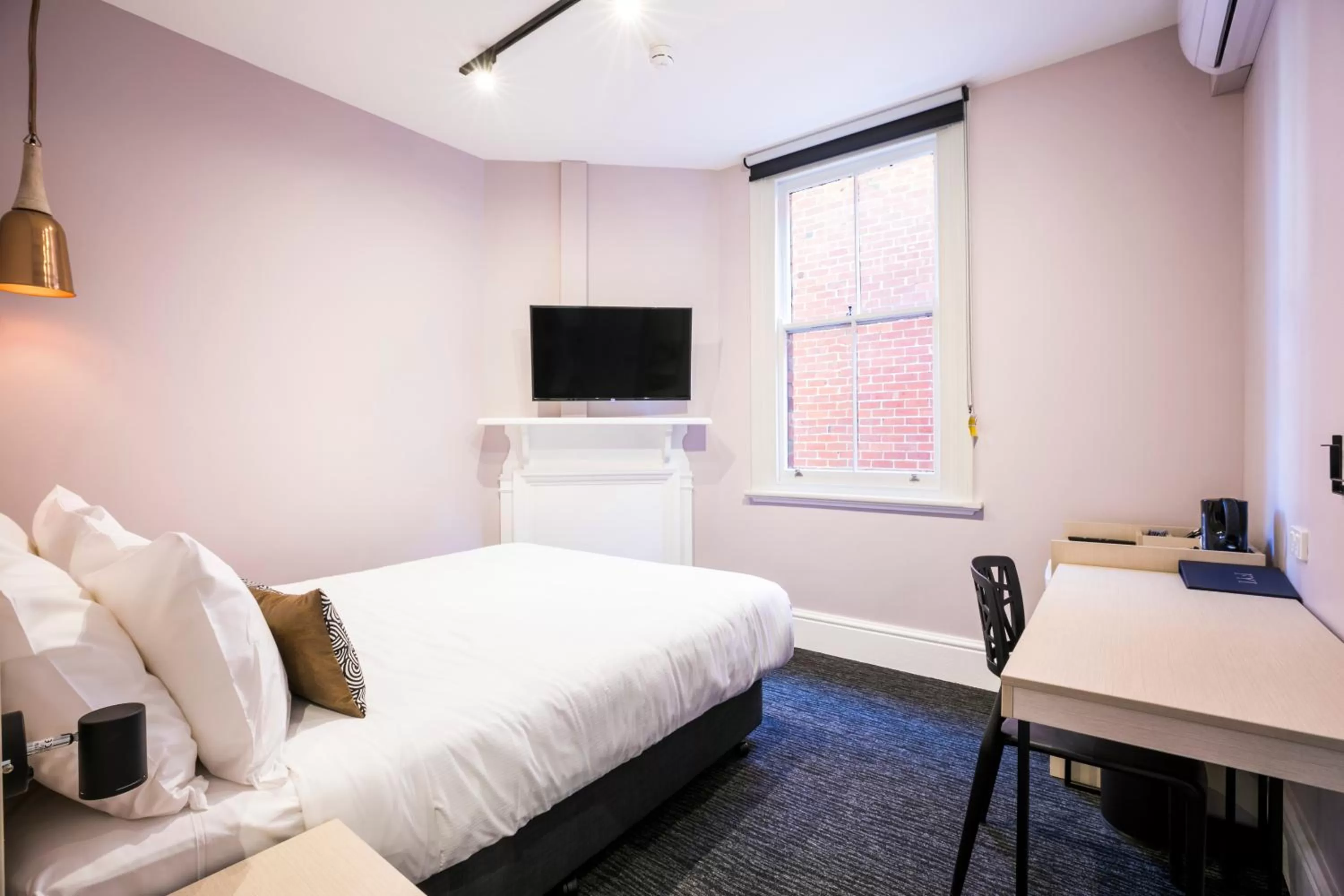 TV and multimedia, Bed in Nightcap at Belgian Beer Cafe